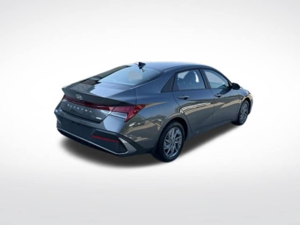 Used 2025 Hyundai Elantra Hybrid Blue Sedan