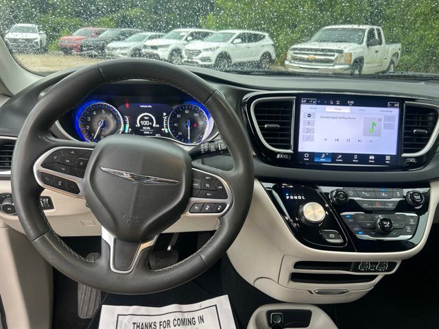 2024 Chrysler Pacifica Touring L - Photo 11