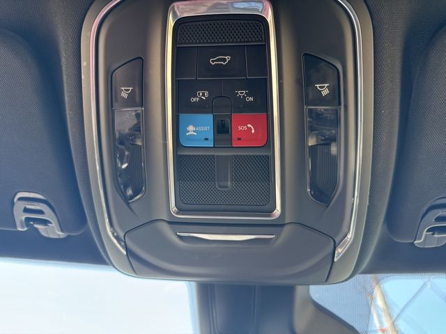 2024 Jeep Wagoneer L Series II - Photo 20