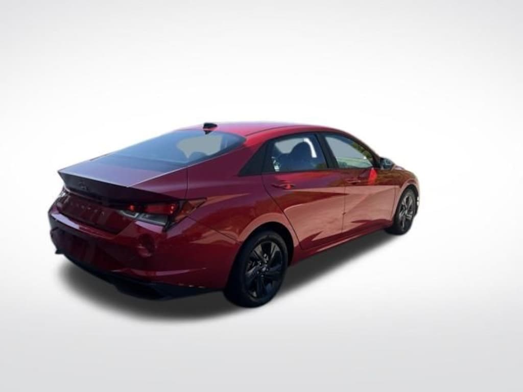 Used 2022 Hyundai Elantra SEL Sedan