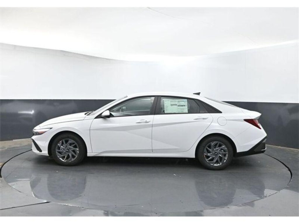 New 2025 Hyundai Elantra Hybrid Blue Sedan