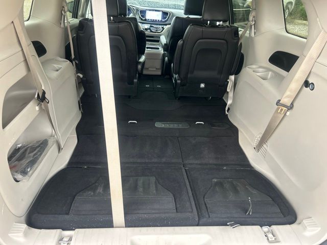 2024 Chrysler Pacifica Touring L - Photo 23