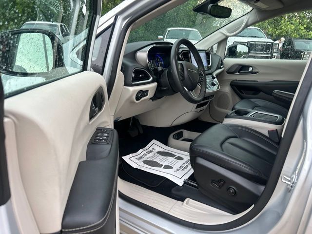 2024 Chrysler Pacifica Touring L - Photo 10