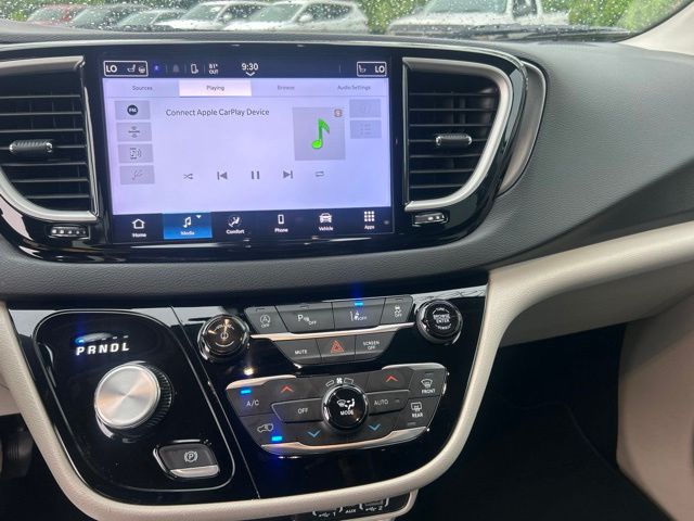 2024 Chrysler Pacifica Touring L - Photo 14