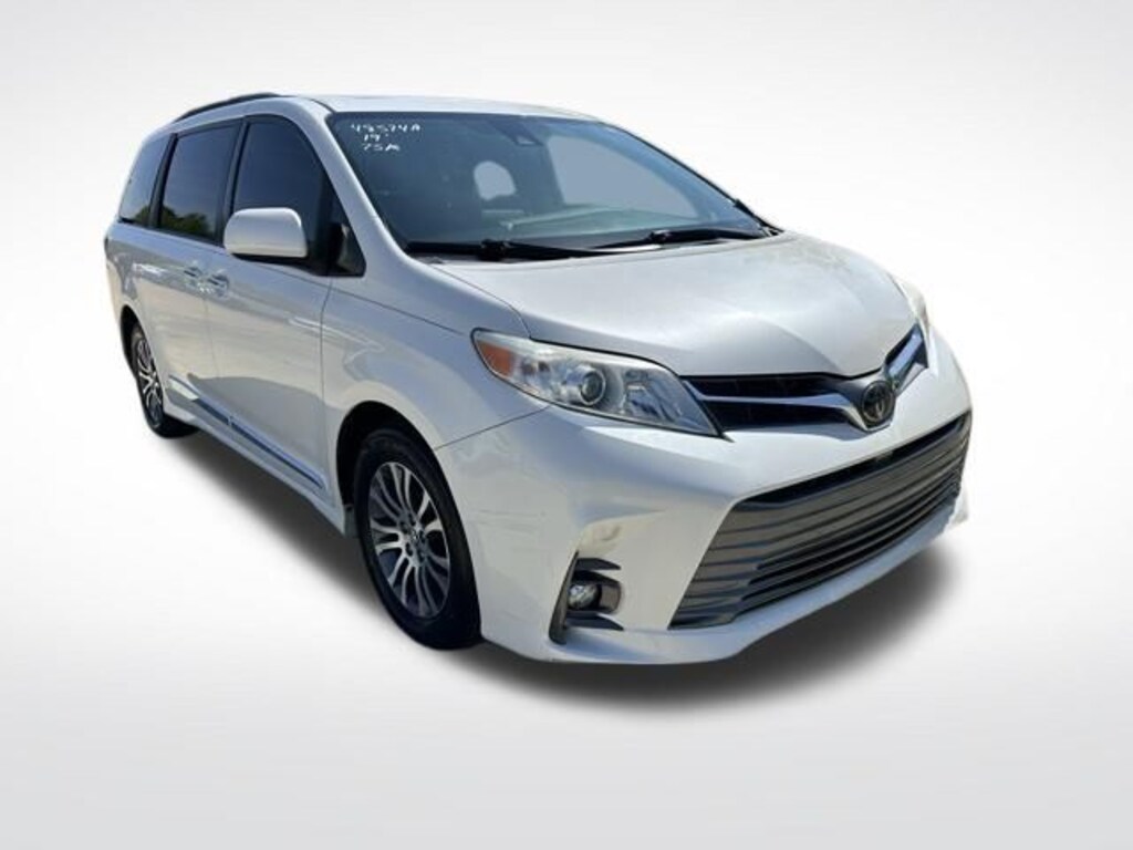 Used 2019 Toyota Sienna XLE 7 Passenger Auto Access Seat Van