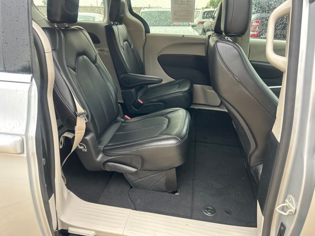 2024 Chrysler Pacifica Touring L - Photo 24