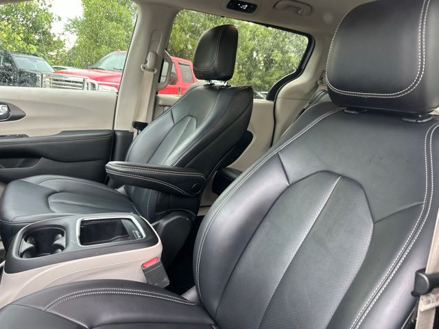 2024 Chrysler Pacifica Touring L - Photo 18
