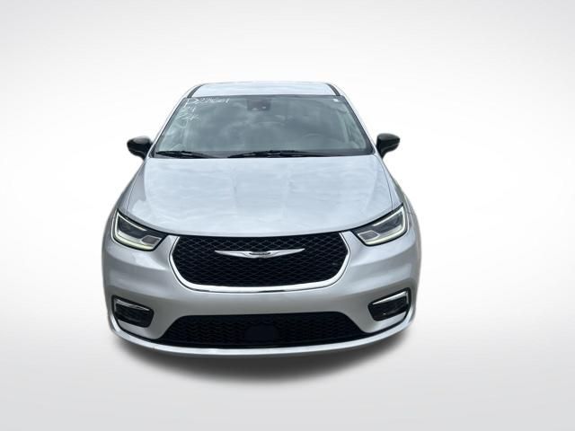 2024 Chrysler Pacifica Touring L - Photo 8