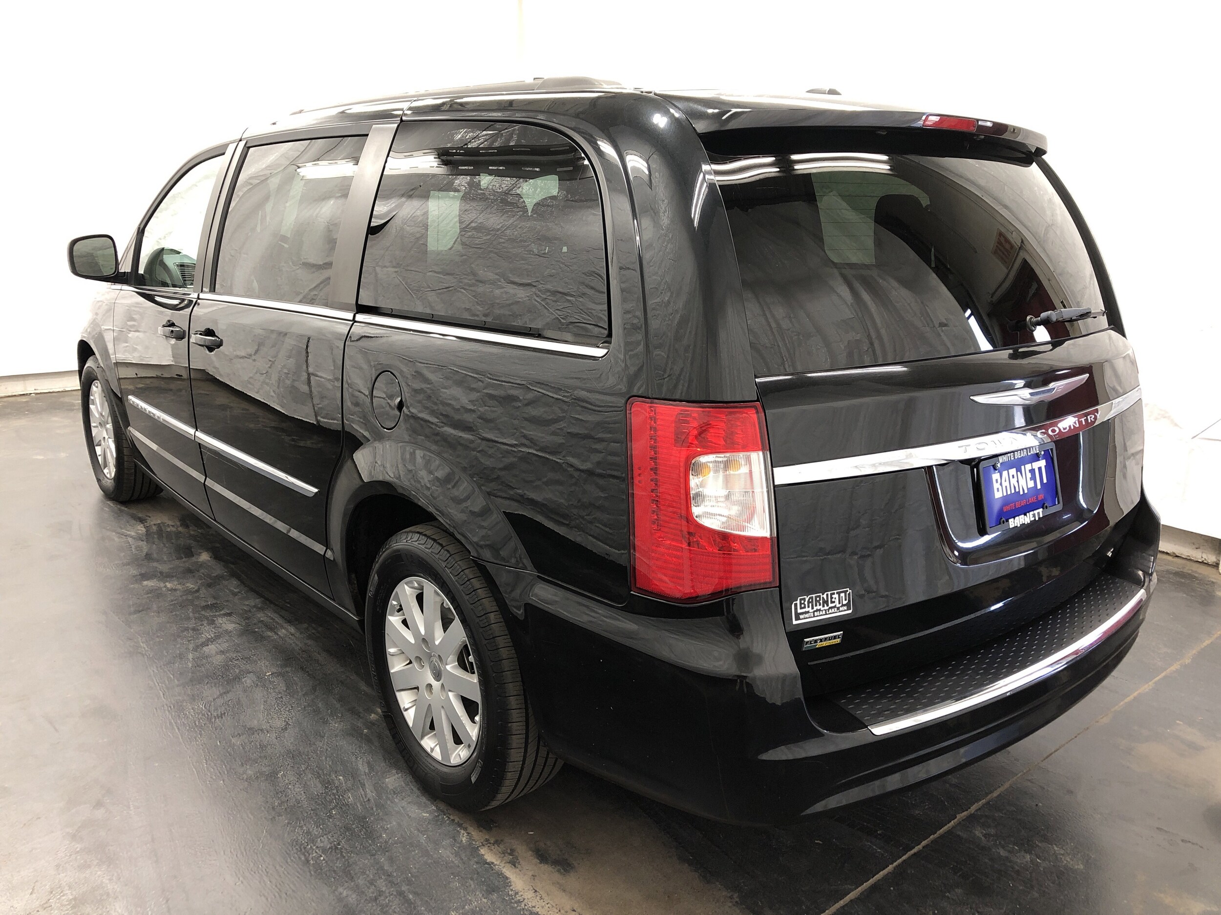 2014 Chrysler Town & Country Touring photo 4