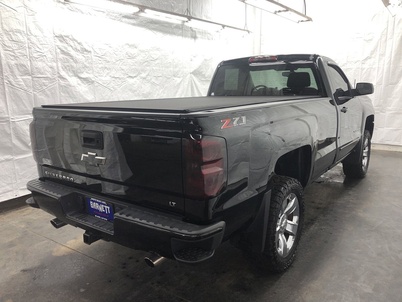 2018 Chevrolet Silverado 1500 LT photo 3