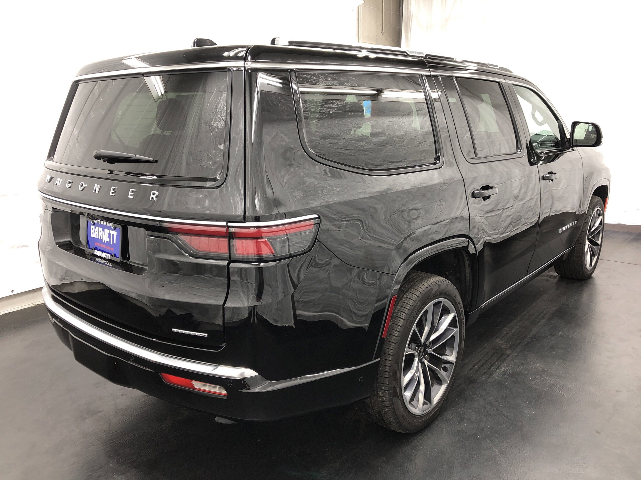 2024 Jeep Wagoneer Series III photo 3