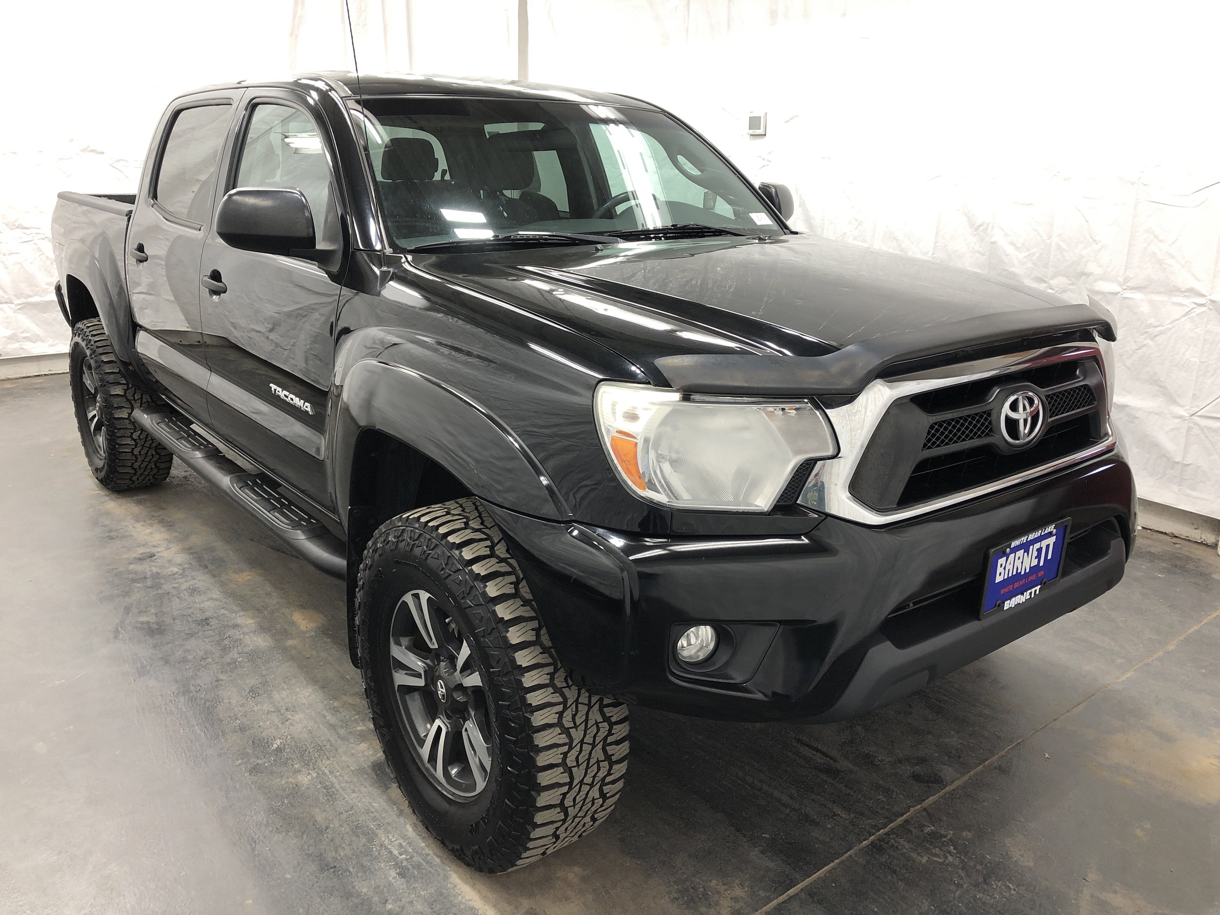 Used 2015 Toyota Tacoma Base with VIN 3TMLU4EN3FM173529 for sale in Saint Paul, Minnesota