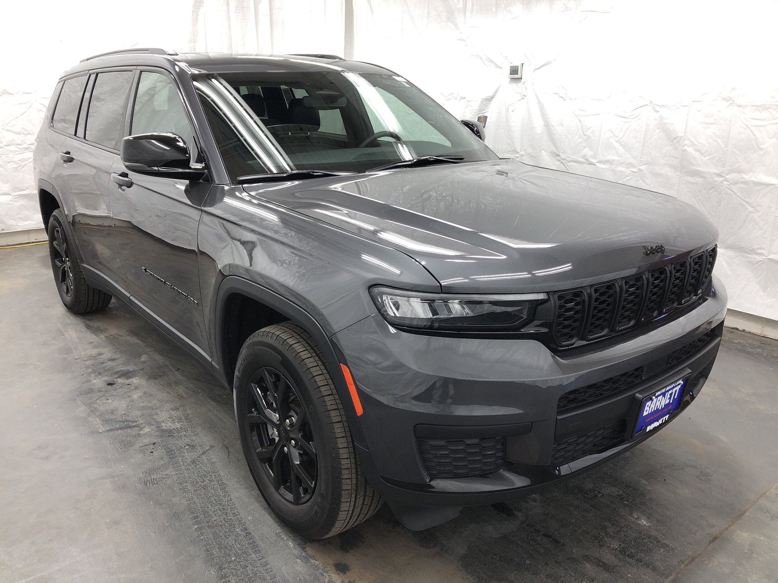 2024 Jeep Grand Cherokee Altitude X photo 2