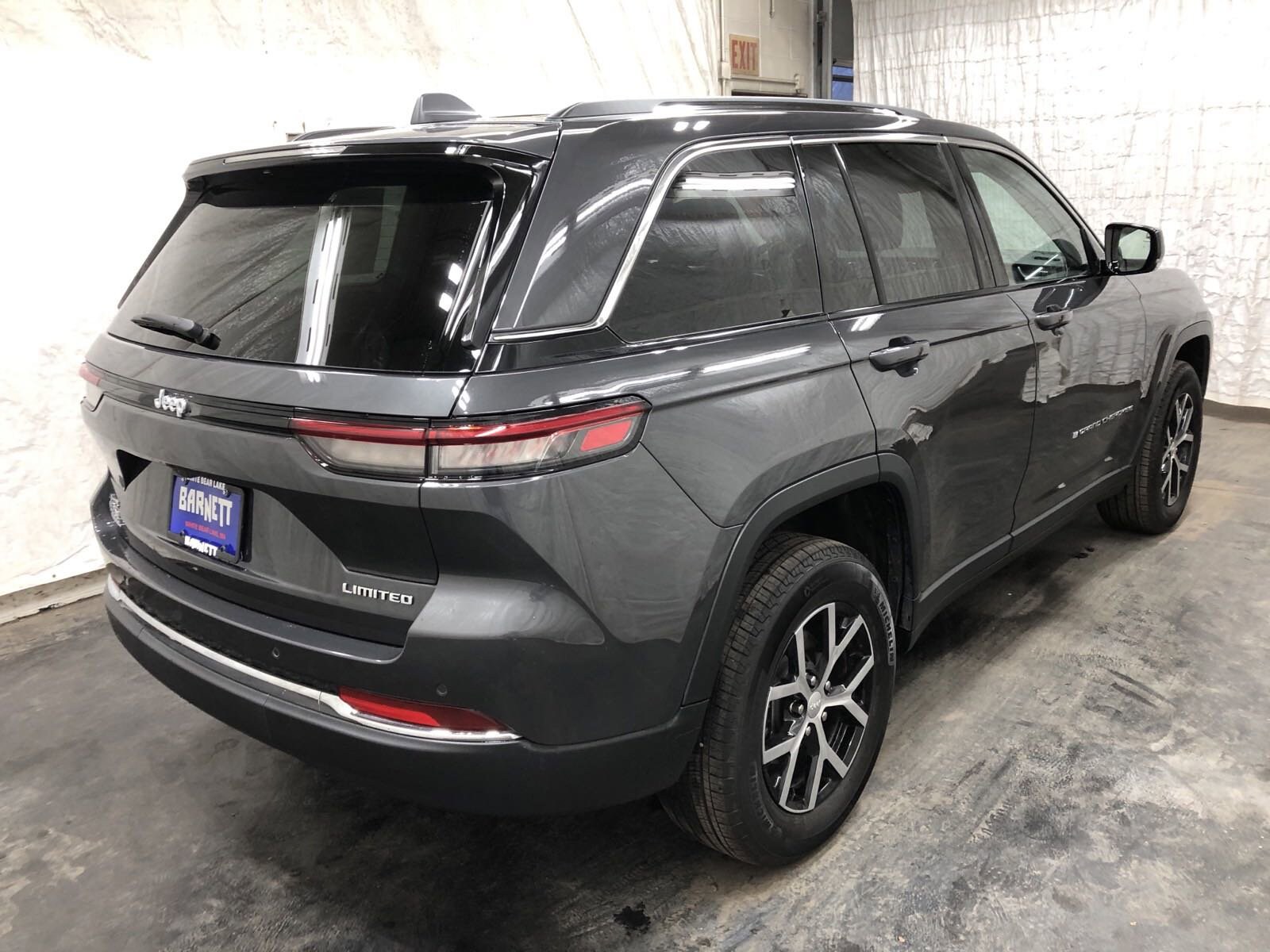 2023 Jeep Grand Cherokee Limited photo 3