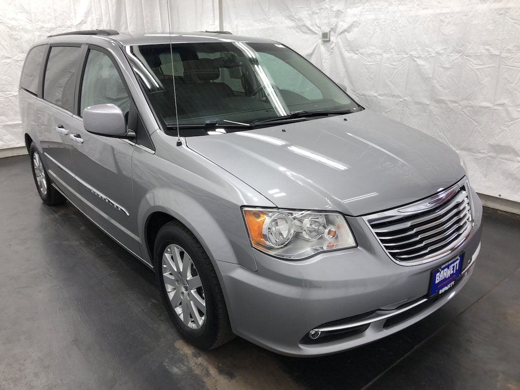 Used 2016 Chrysler Town & Country Touring Van LWB Passenger Van