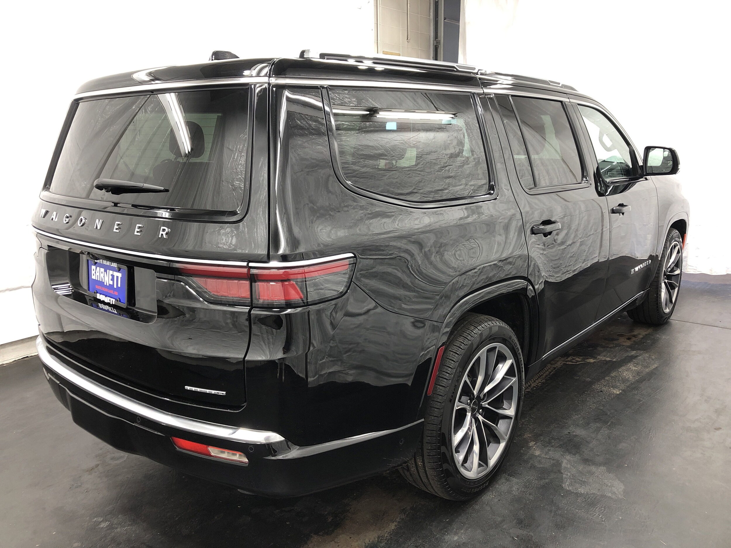2023 Jeep Wagoneer Series III photo 3