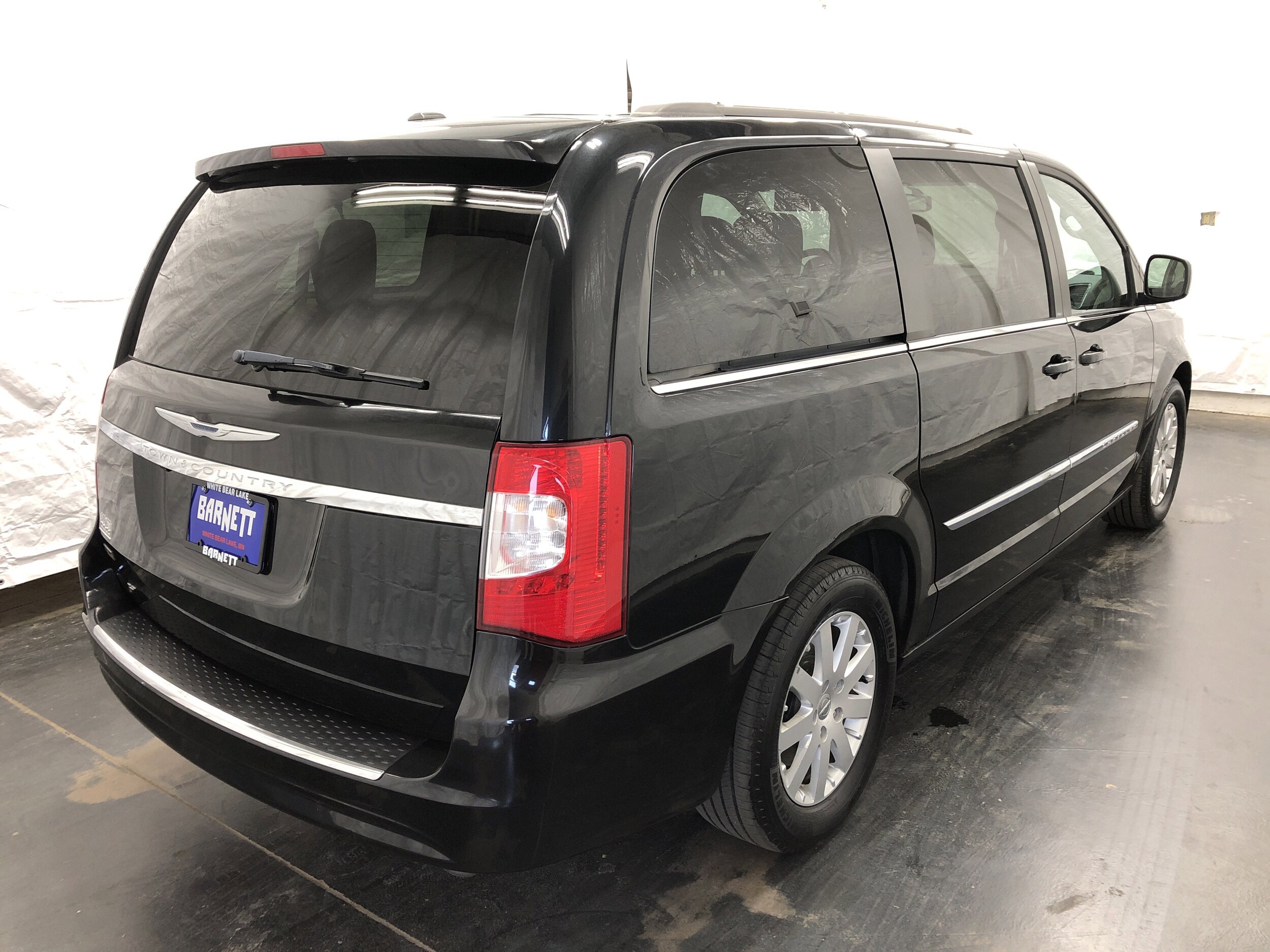 2014 Chrysler Town & Country Touring photo 3