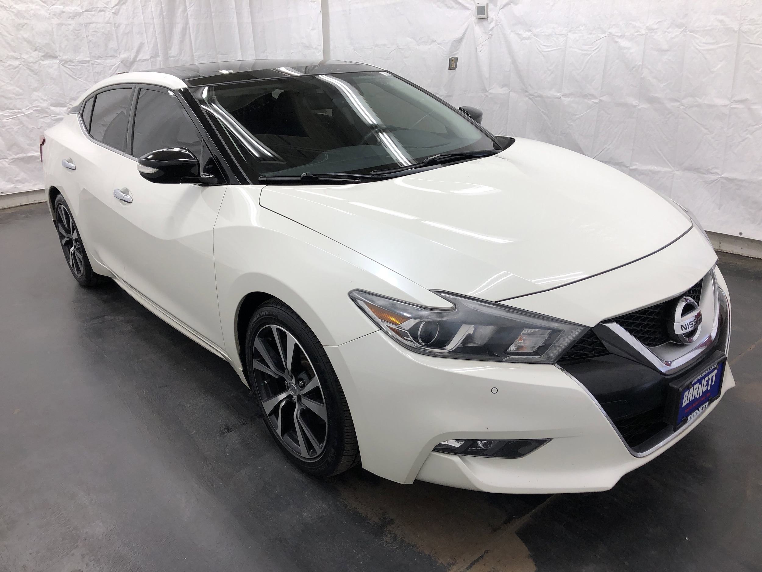 Used 2017 Nissan Maxima SL with VIN 1N4AA6AP1HC409981 for sale in Saint Paul, Minnesota