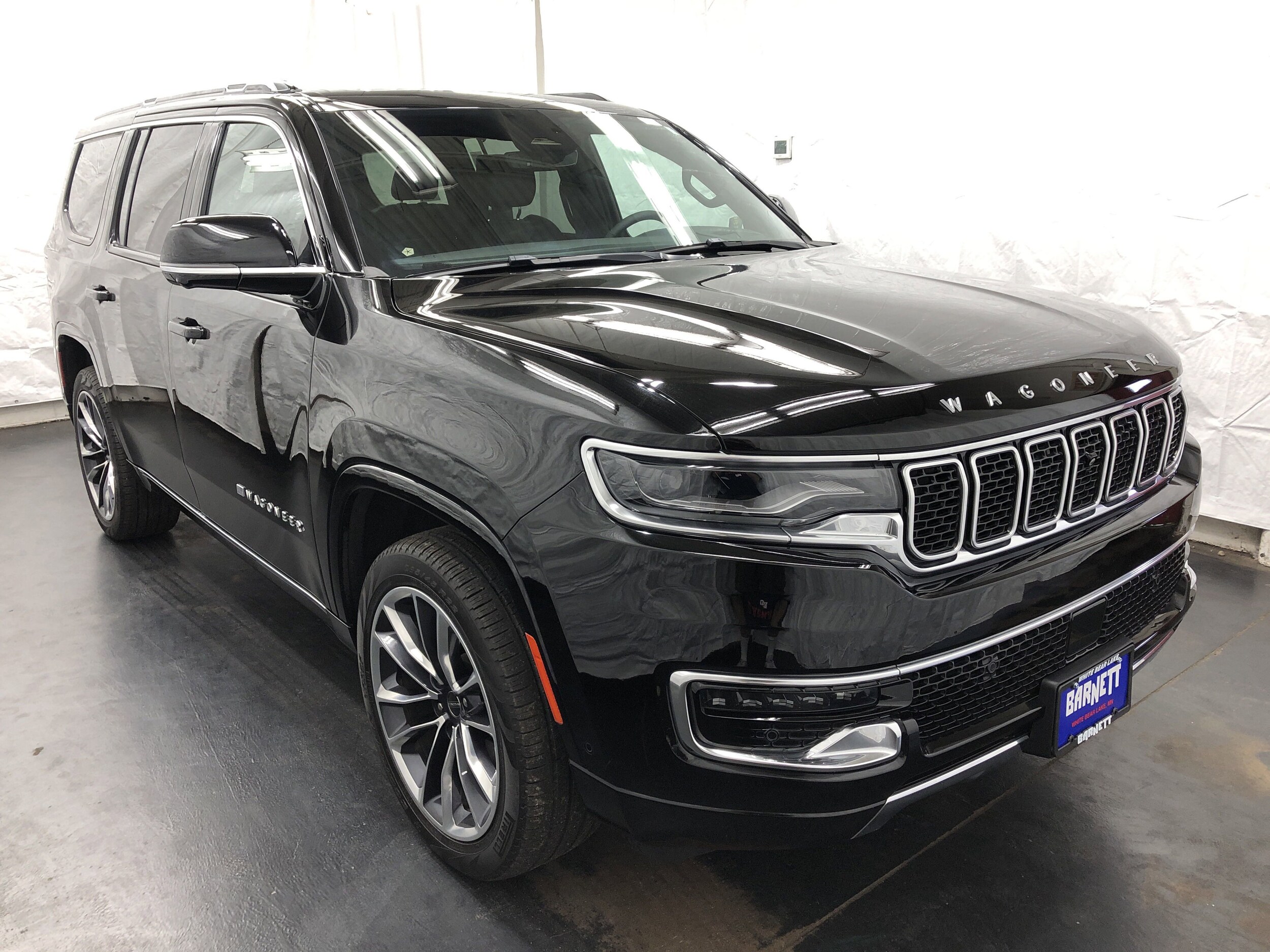 2024 Jeep Wagoneer Series III photo 2