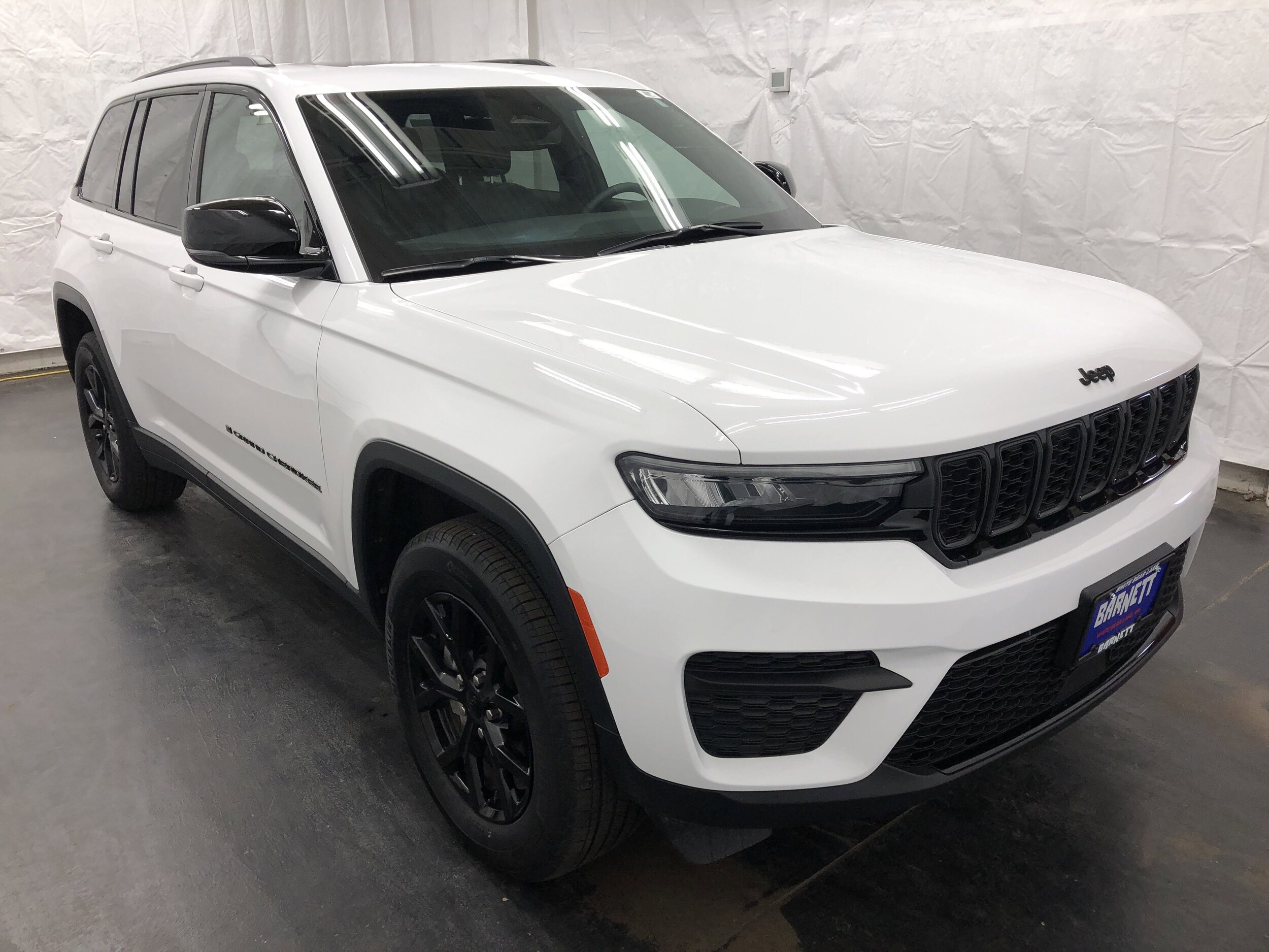2024 Jeep Grand Cherokee Altitude X photo 2