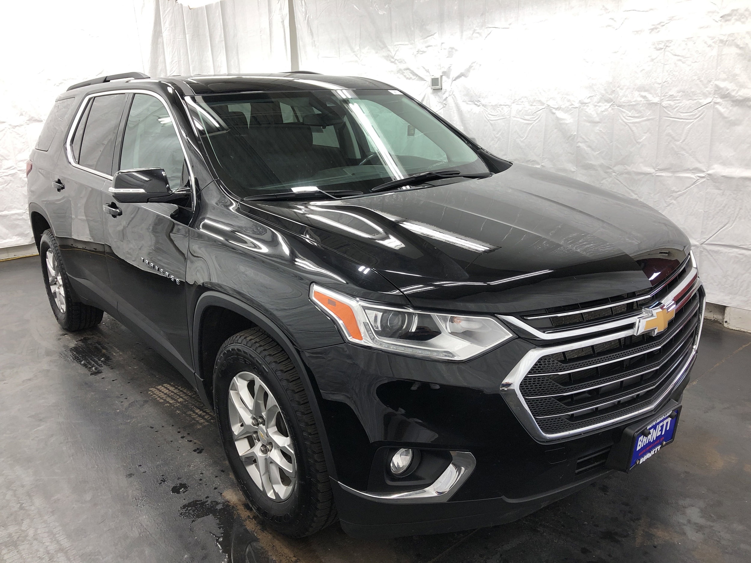 Used 2020 Chevrolet Traverse 1LT with VIN 1GNEVGKW1LJ185537 for sale in White Bear Lake, Minnesota