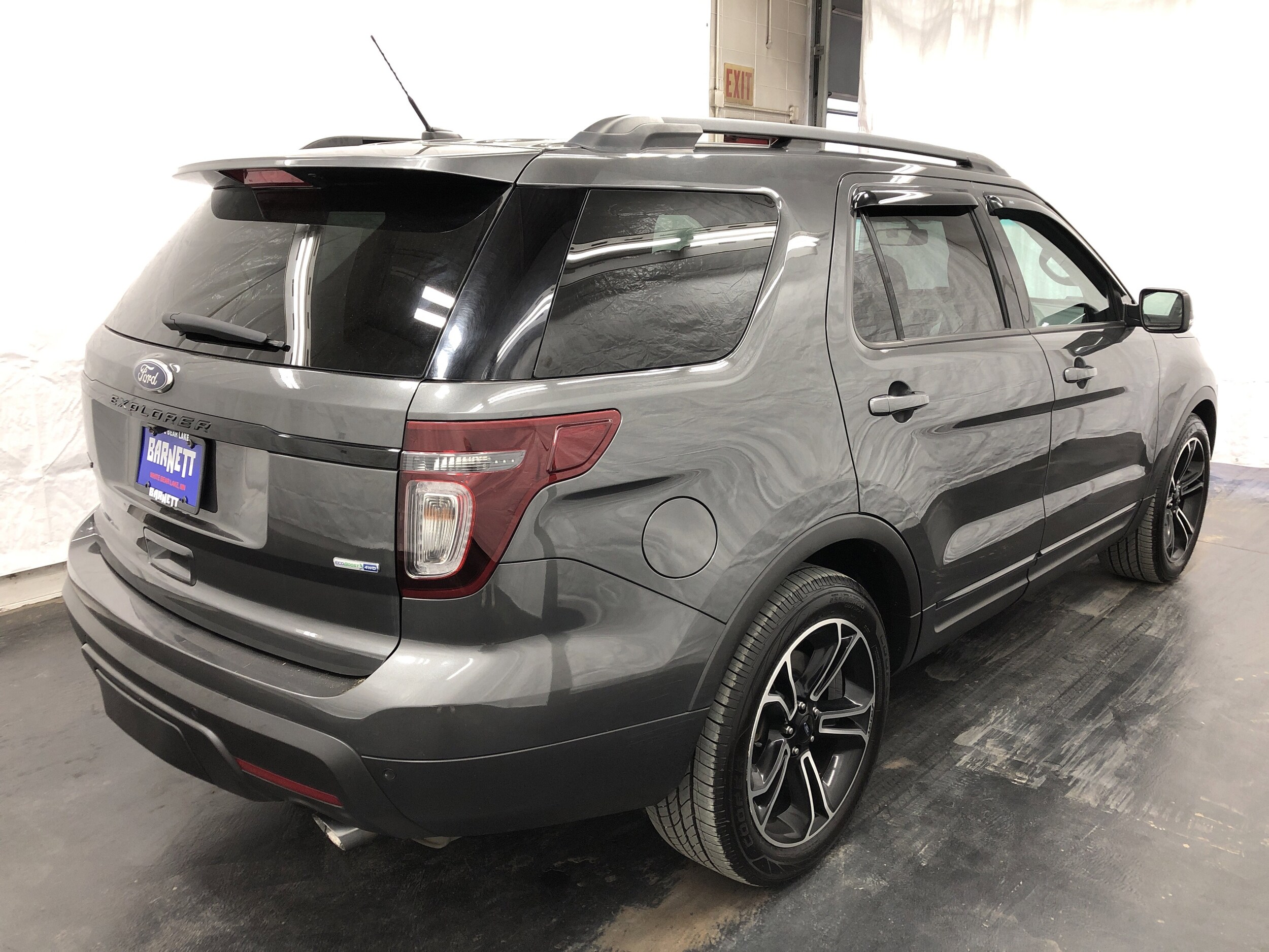 2015 Ford Explorer Sport photo 2