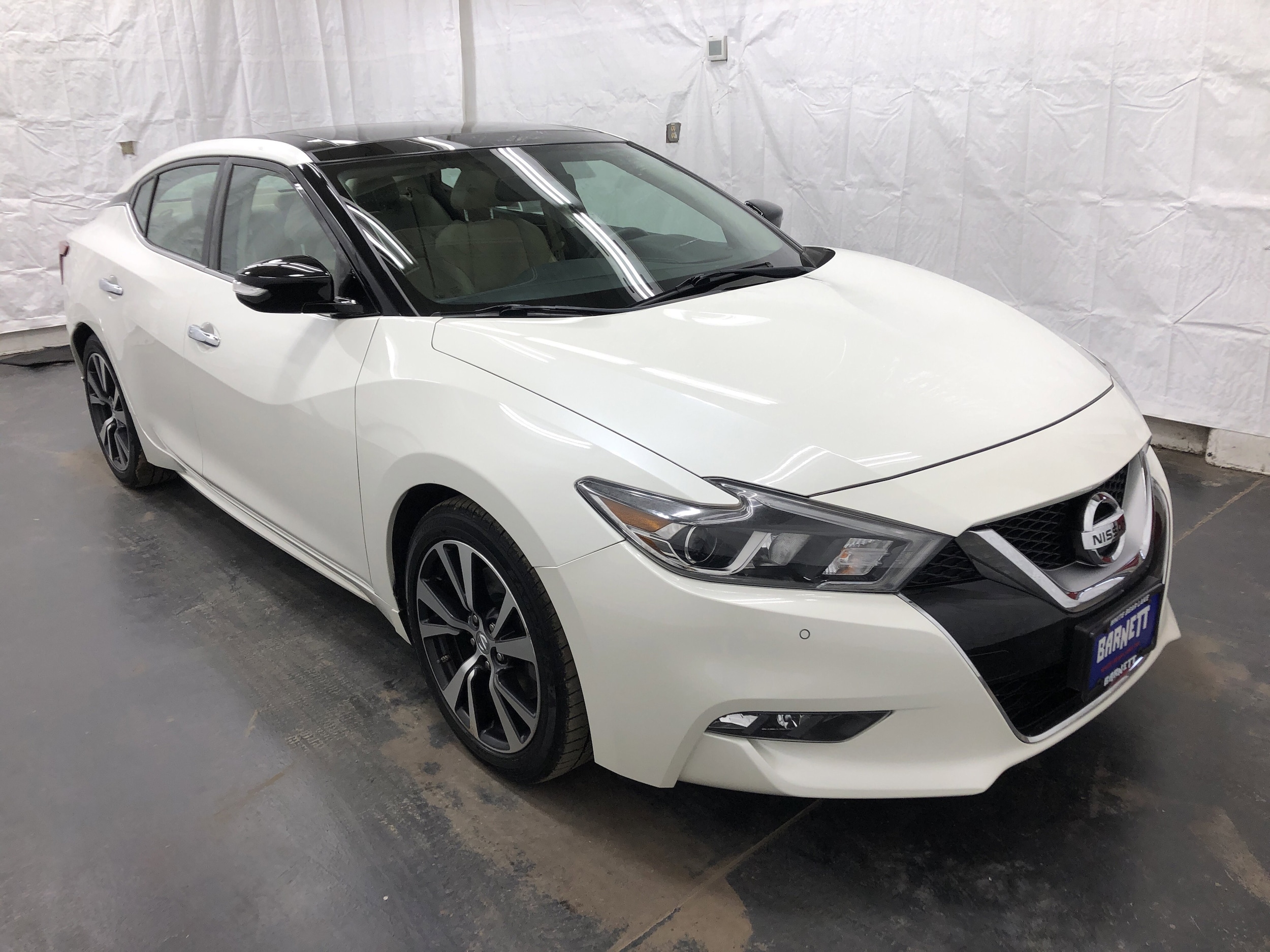 Used 2017 Nissan Maxima SL with VIN 1N4AA6AP8HC387171 for sale in Saint Paul, Minnesota