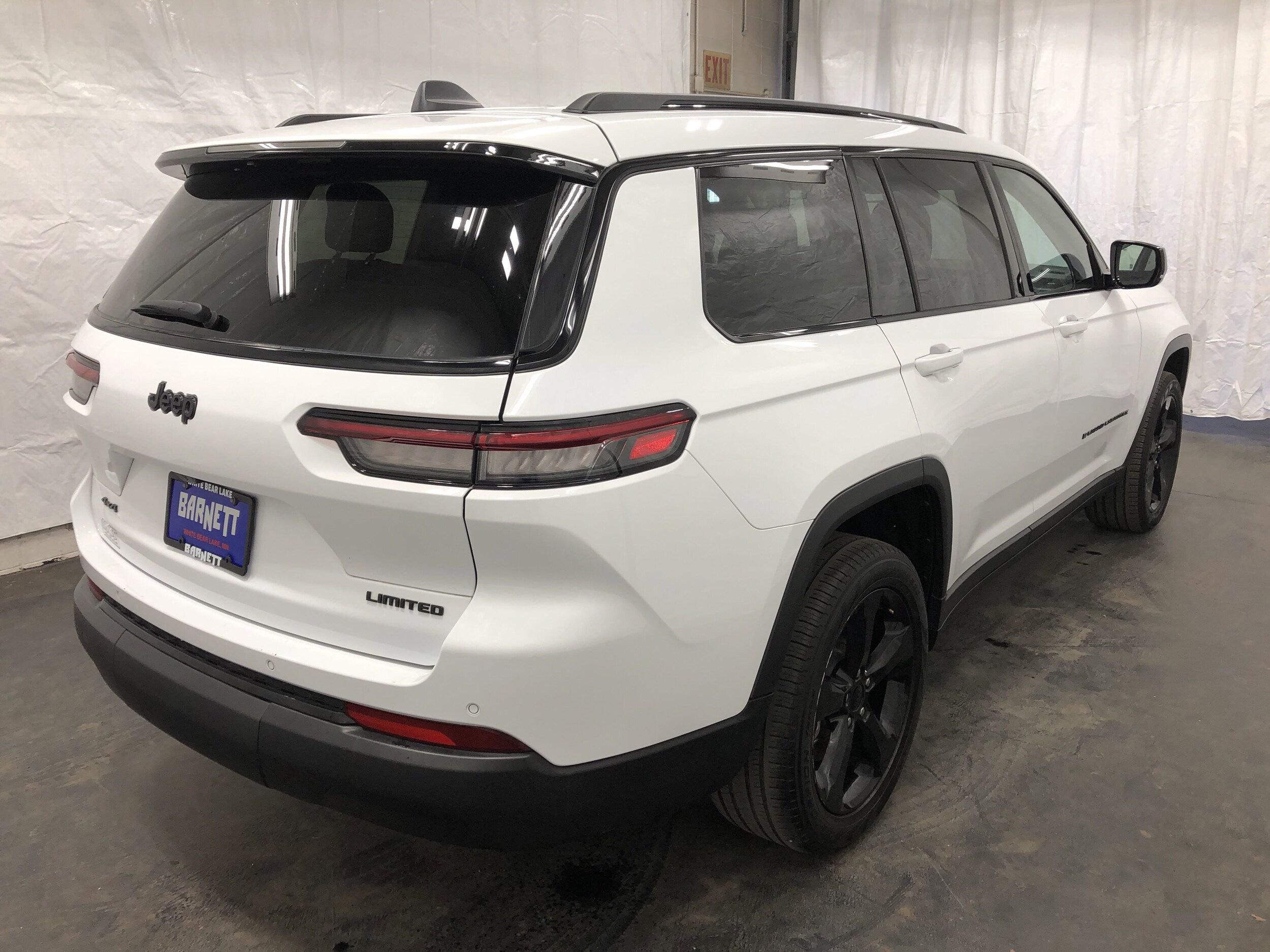 2023 Jeep Grand Cherokee Limited photo 3