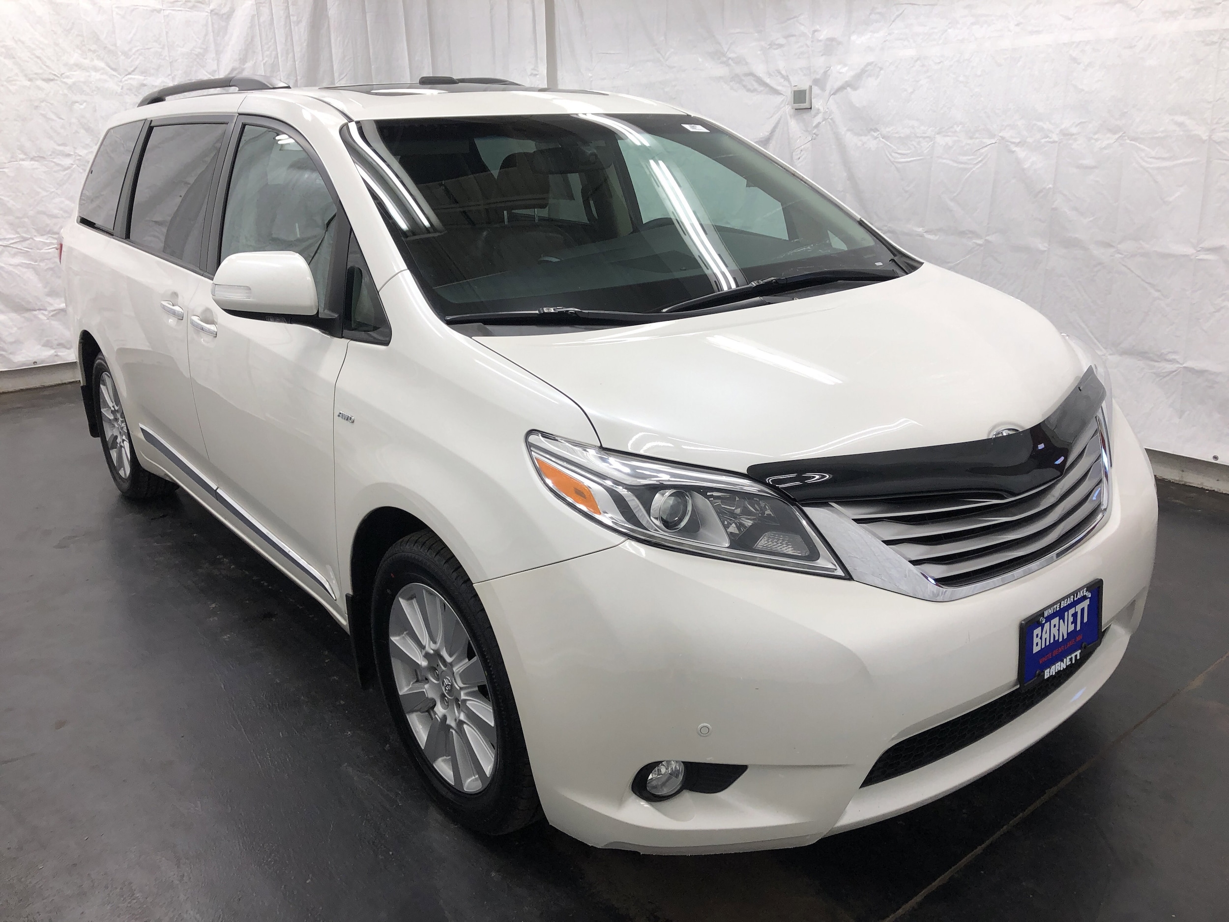 Used 2017 Toyota Sienna Limited with VIN 5TDDZ3DCXHS159274 for sale in Saint Paul, Minnesota
