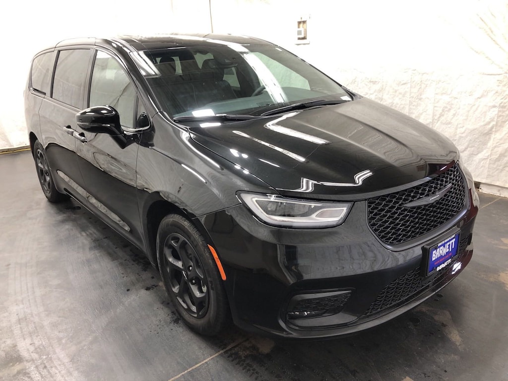 Used 2023 Chrysler Pacifica Plug-In Hybrid Hybrid Limited Van Passenger Van