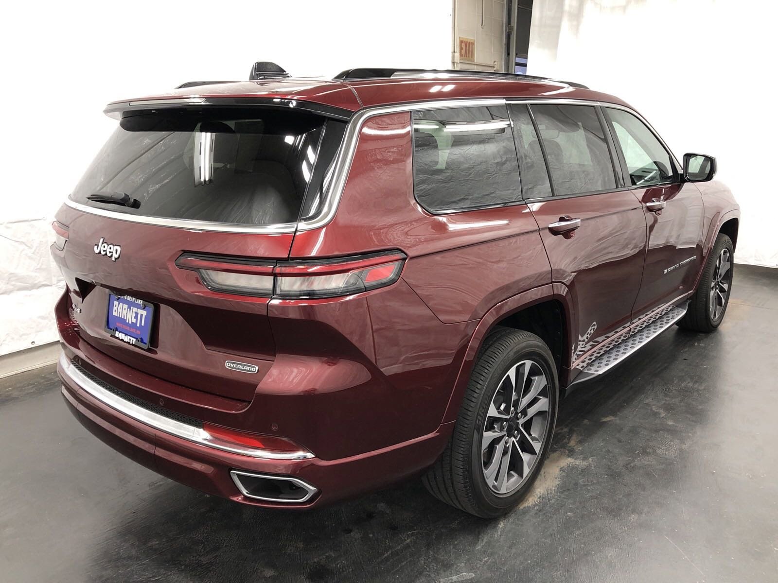 2023 Jeep Grand Cherokee Overland photo 3