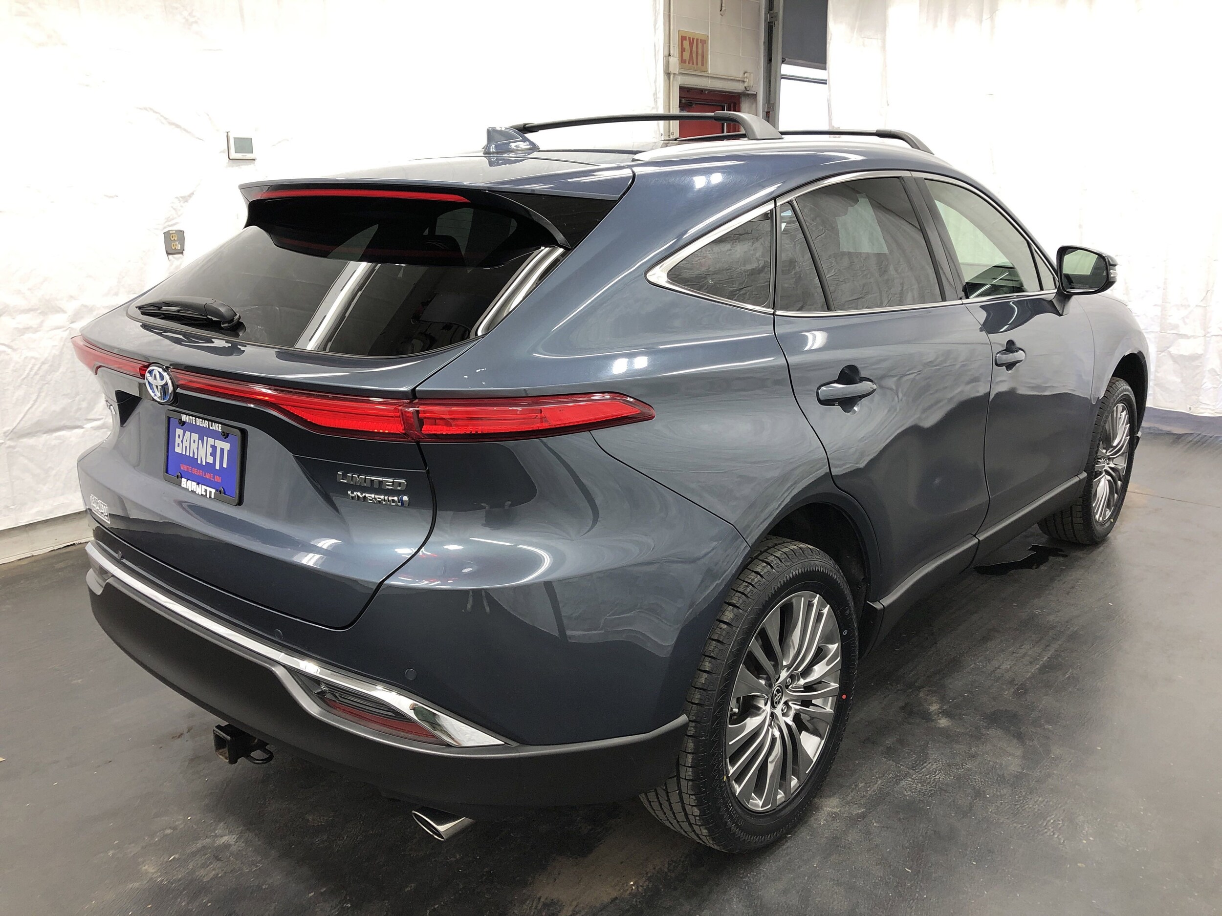 2022 Toyota Venza Limited photo 3
