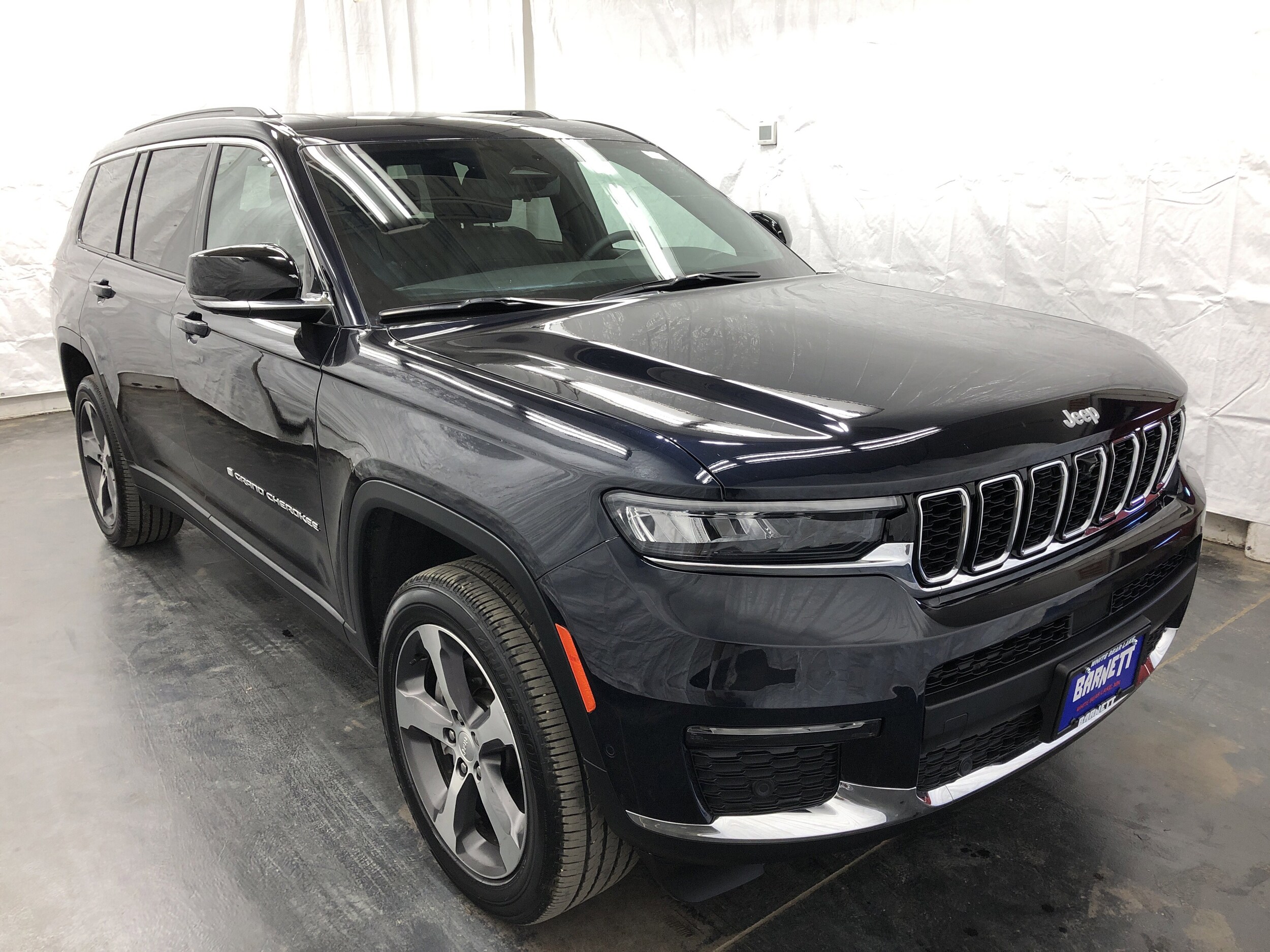 2024 Jeep Grand Cherokee Limited photo 2