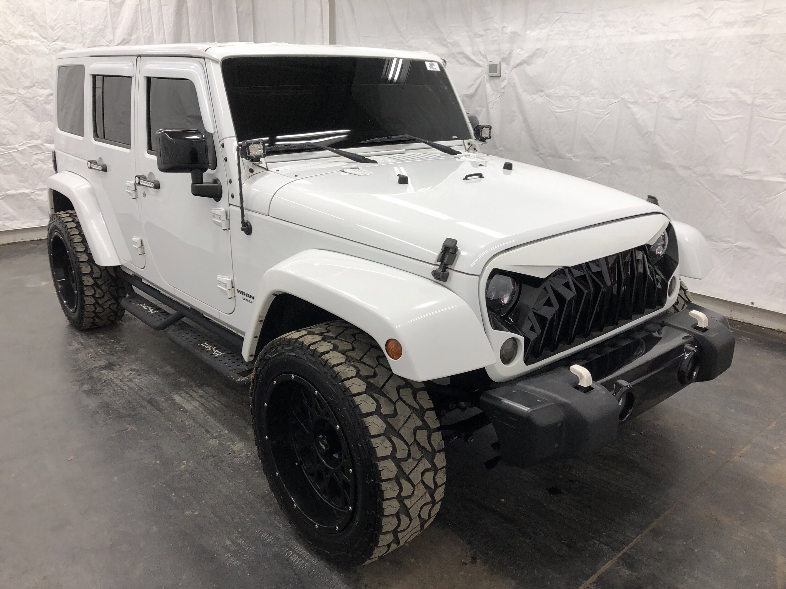 2014 Jeep Wrangler Unlimited Altitude photo 2
