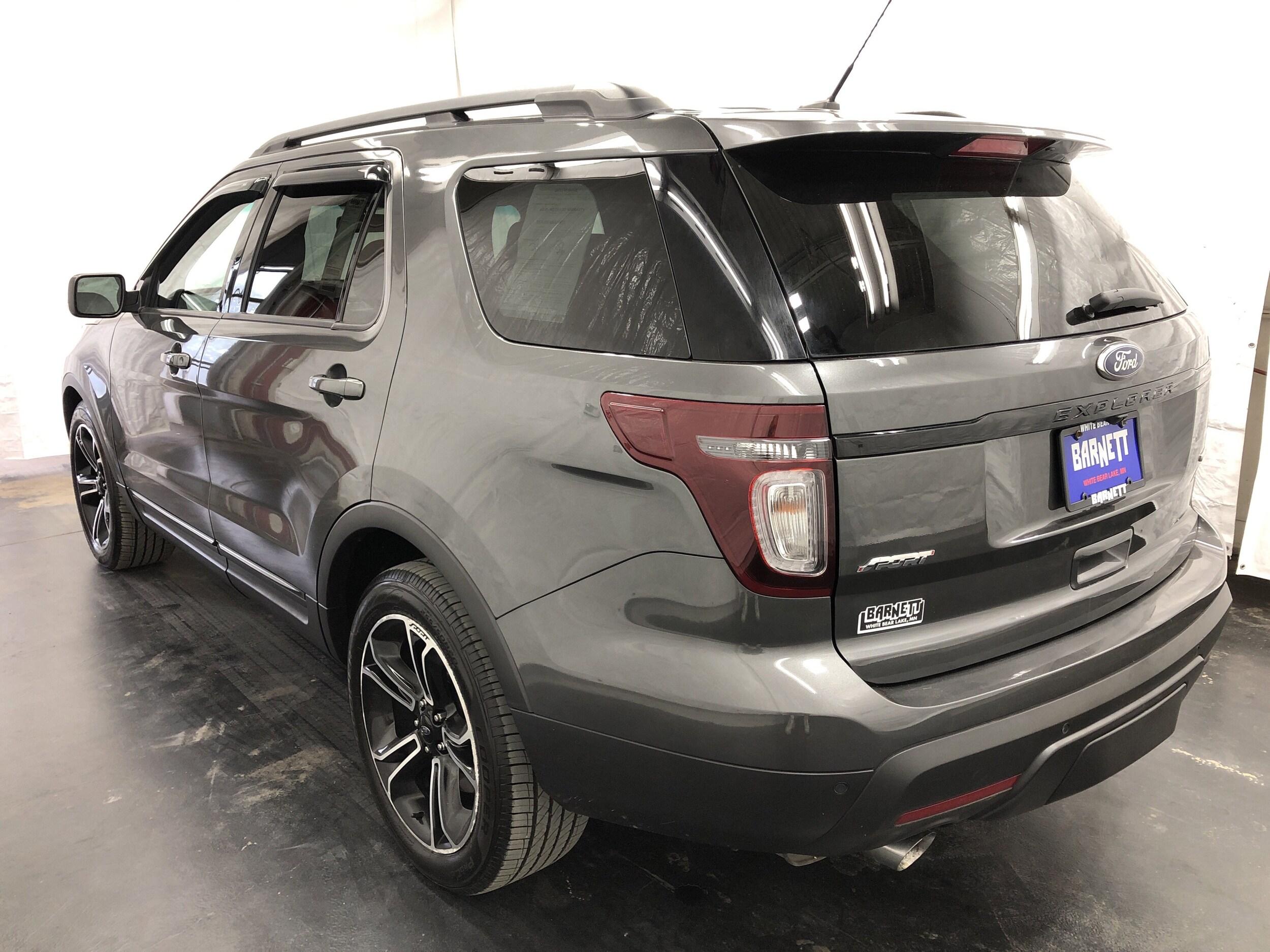 2015 Ford Explorer Sport photo 3