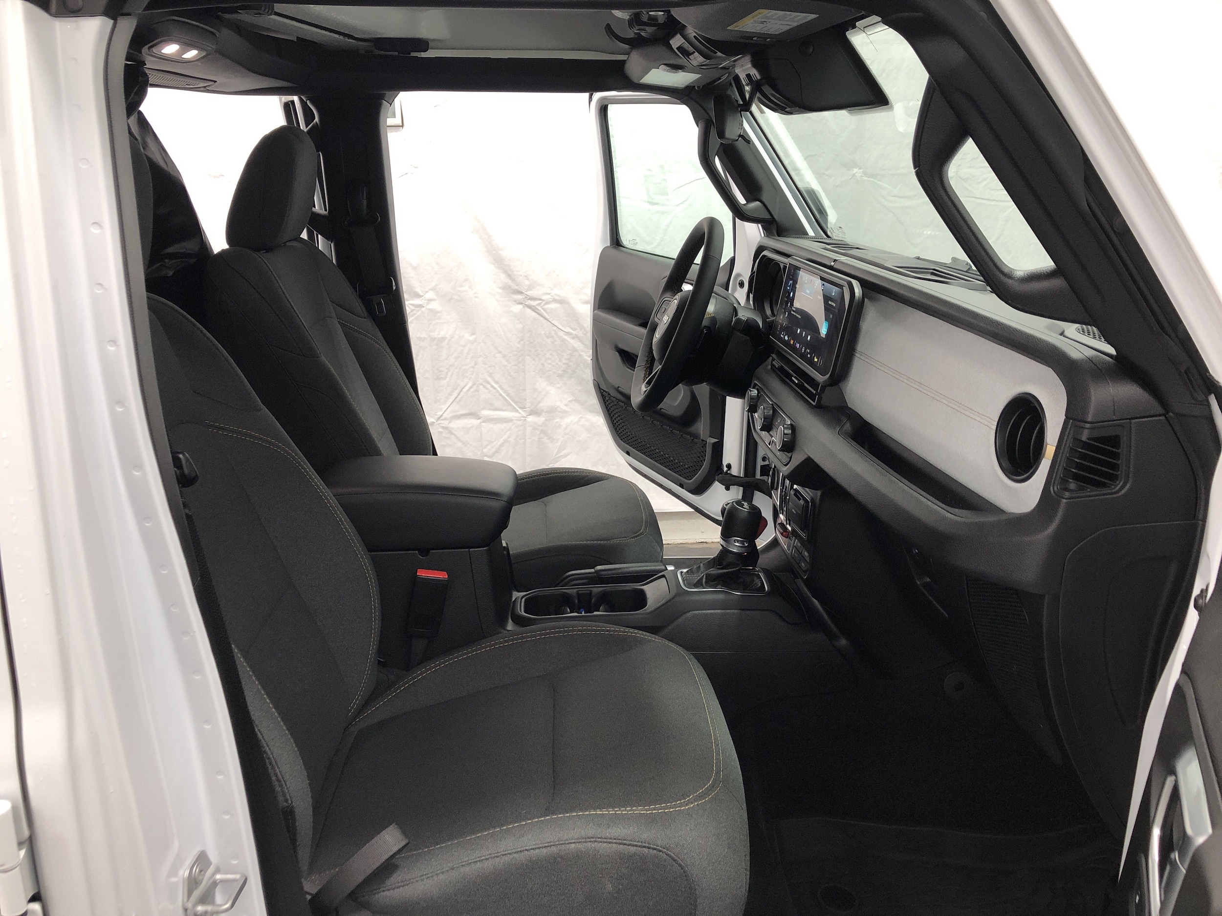 2024 Jeep Wrangler 4-Door Willys - Photo 7
