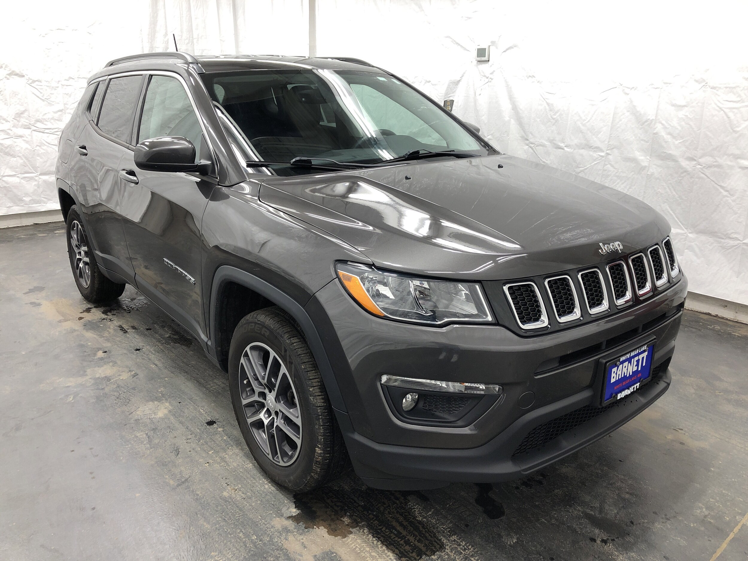 2017 Jeep Compass Latitude photo 2