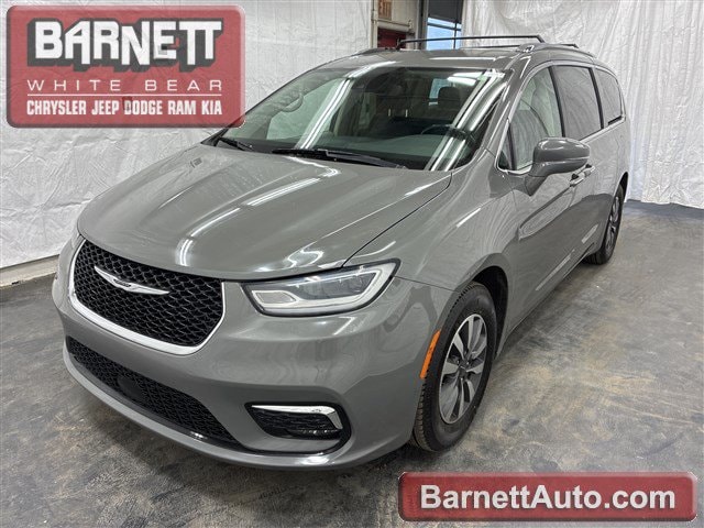 2021 Chrysler Pacifica Touring L's photo
