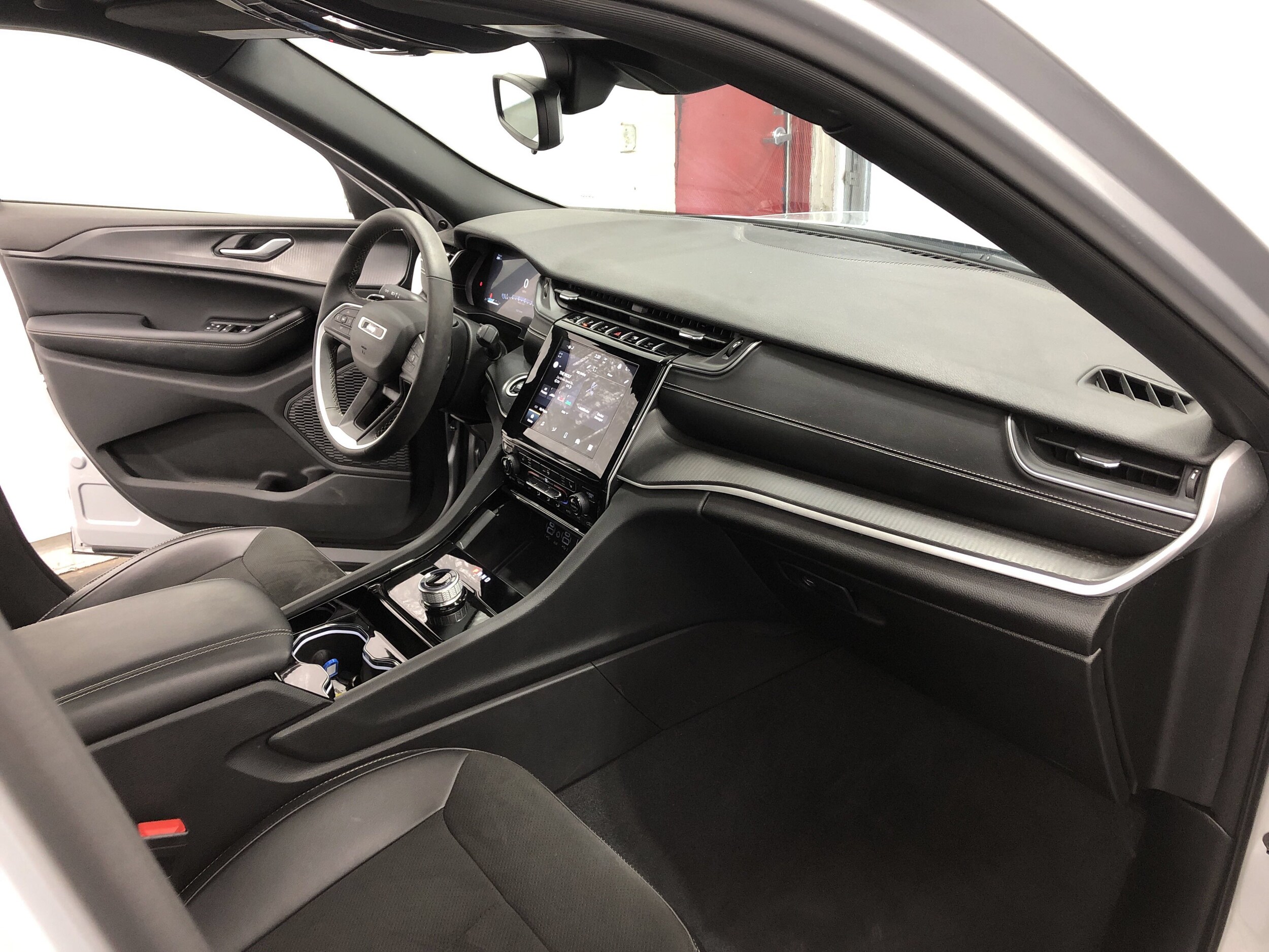 2023 Jeep Grand Cherokee Altitude - Photo 11