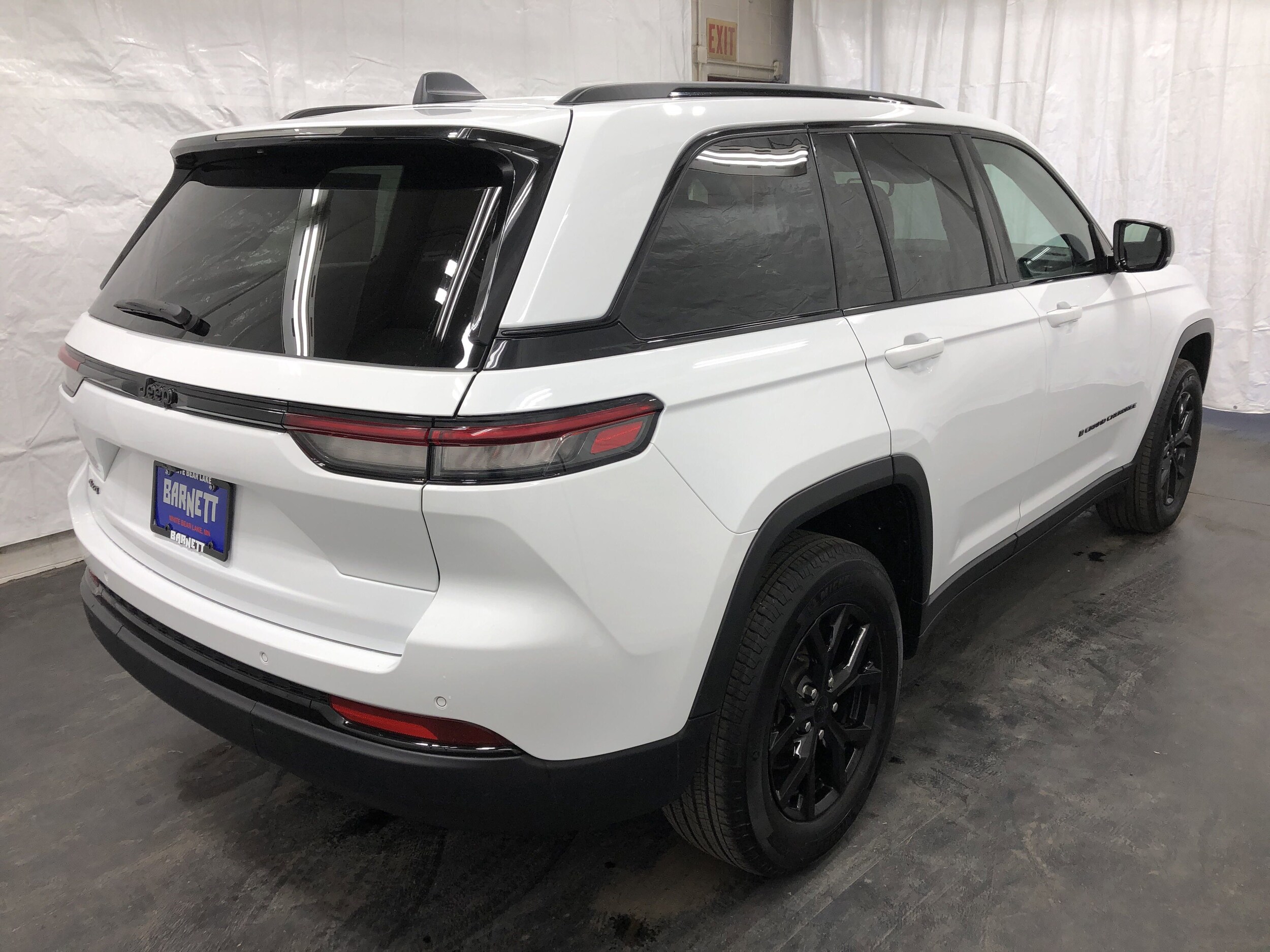 2024 Jeep Grand Cherokee Altitude X photo 3