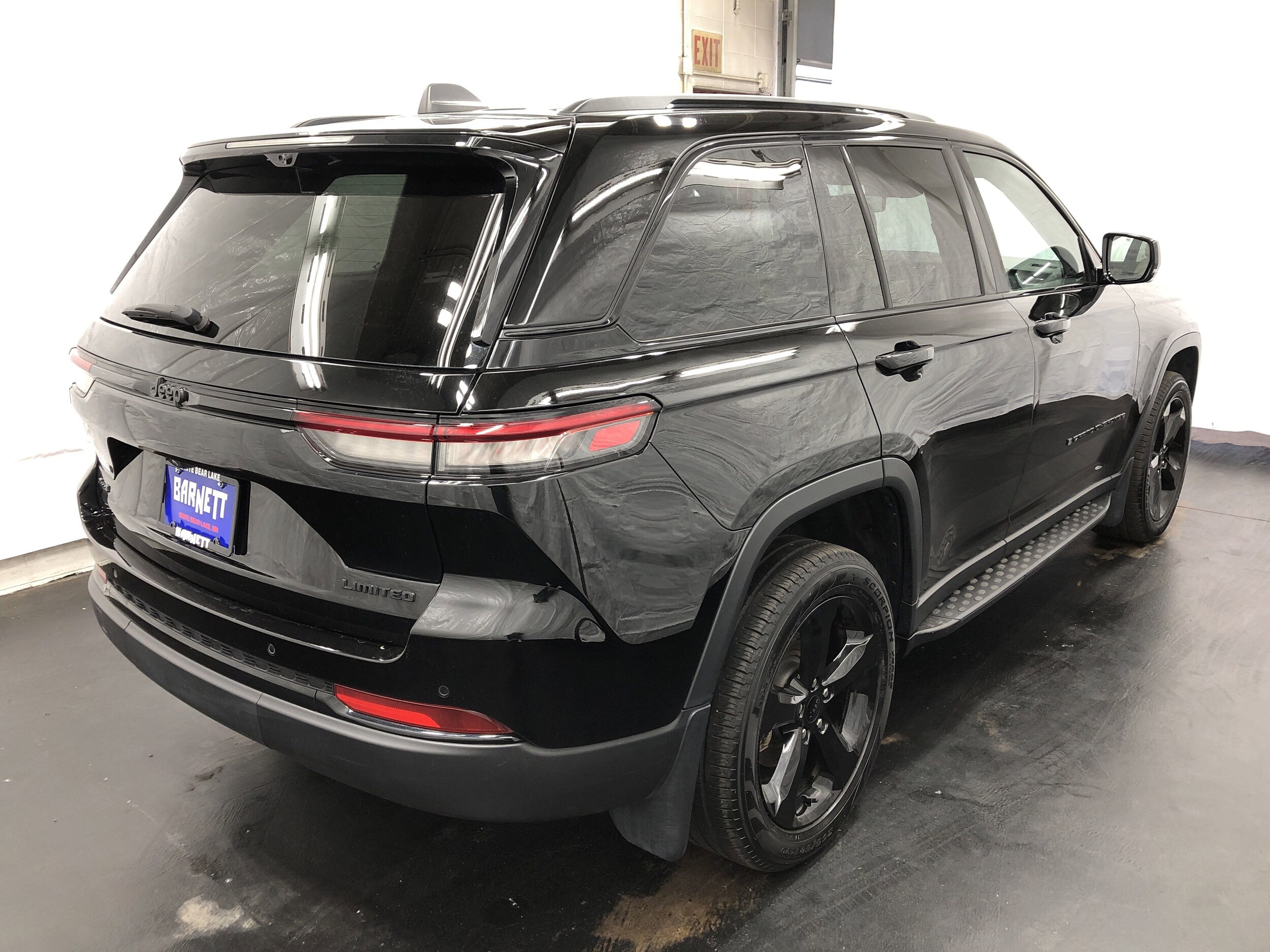 2024 Jeep Grand Cherokee Limited photo 3