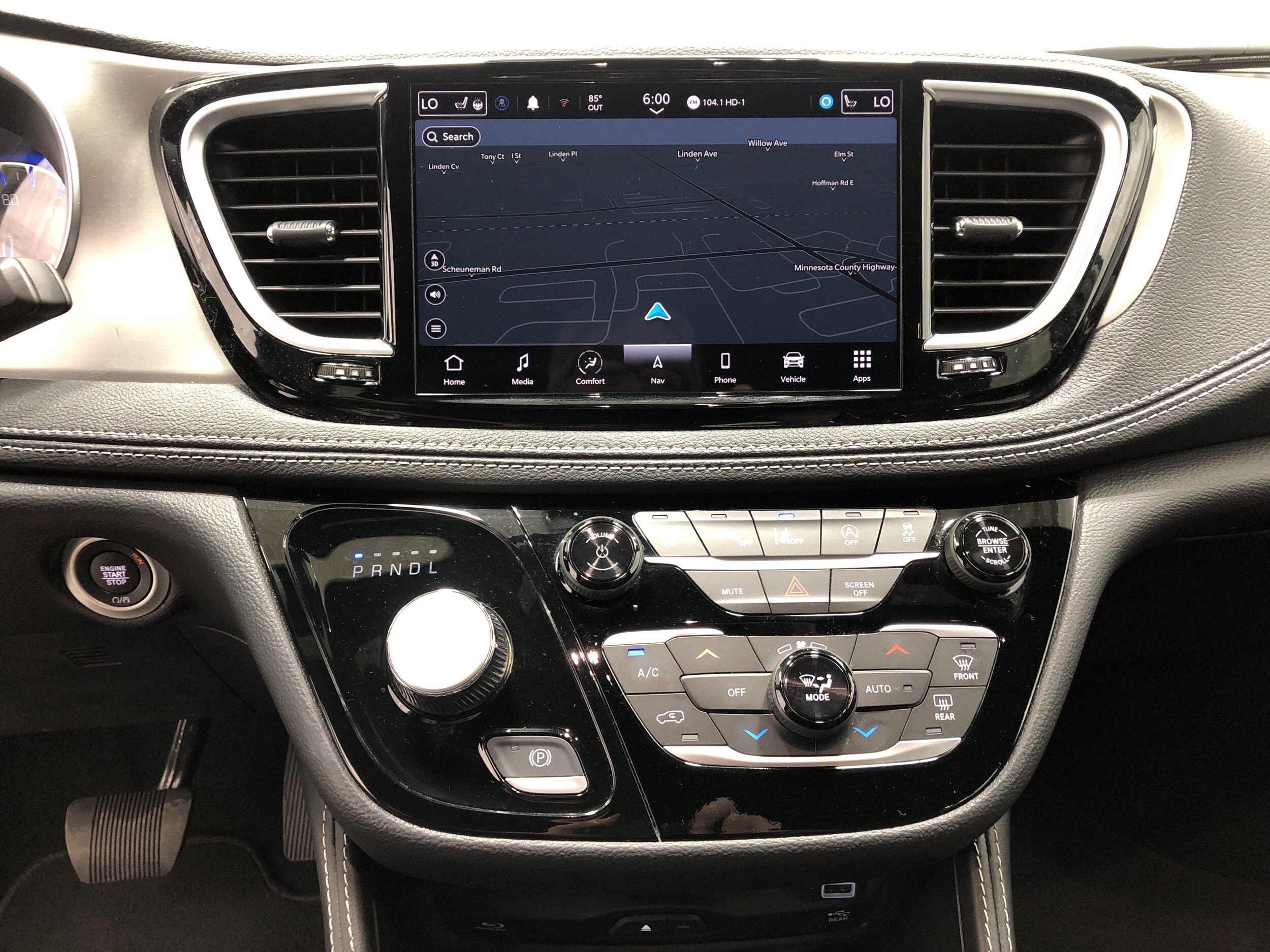 2024 Chrysler Pacifica Limited - Photo 14