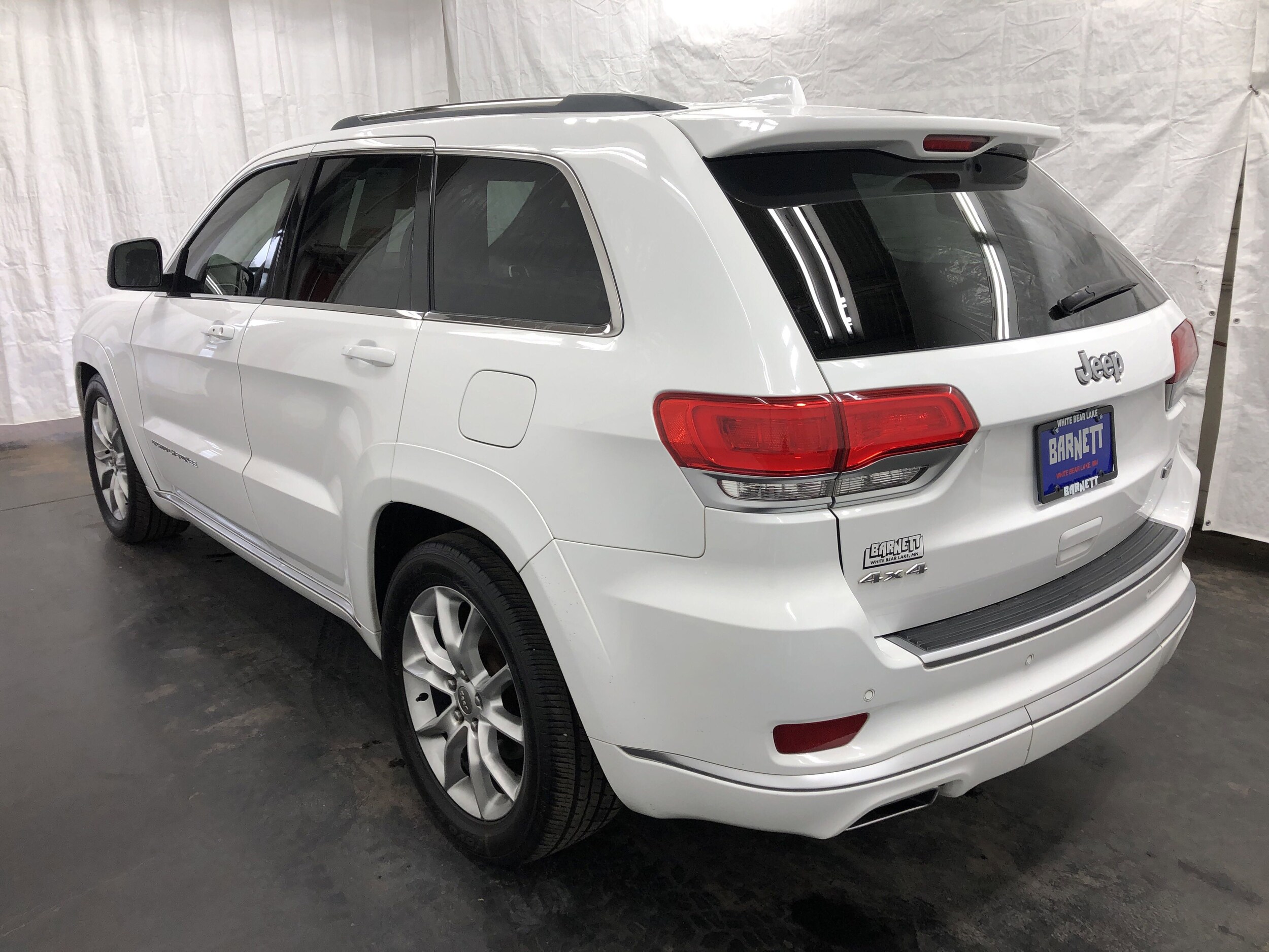 2015 Jeep Grand Cherokee Summit photo 4