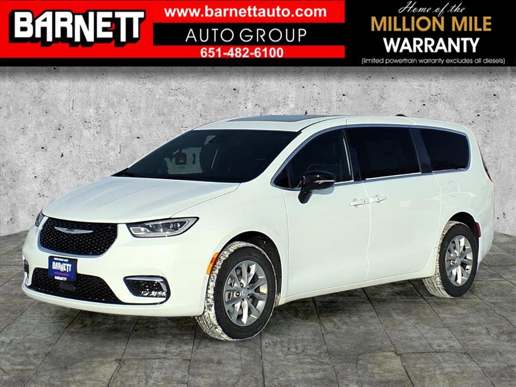 2026 Chrysler Pacifica Limited's photo