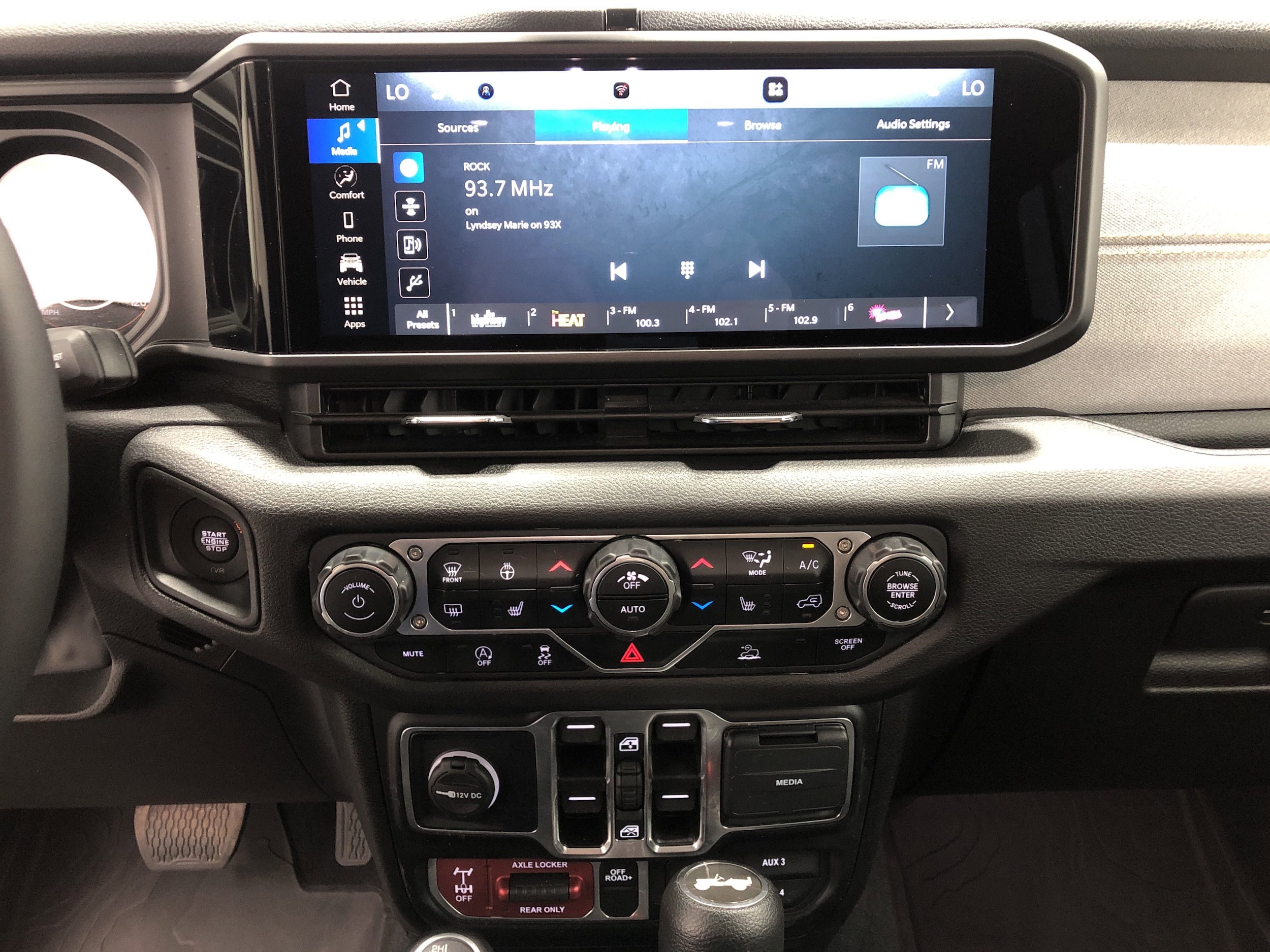 2024 Jeep Wrangler 4-Door Willys - Photo 13
