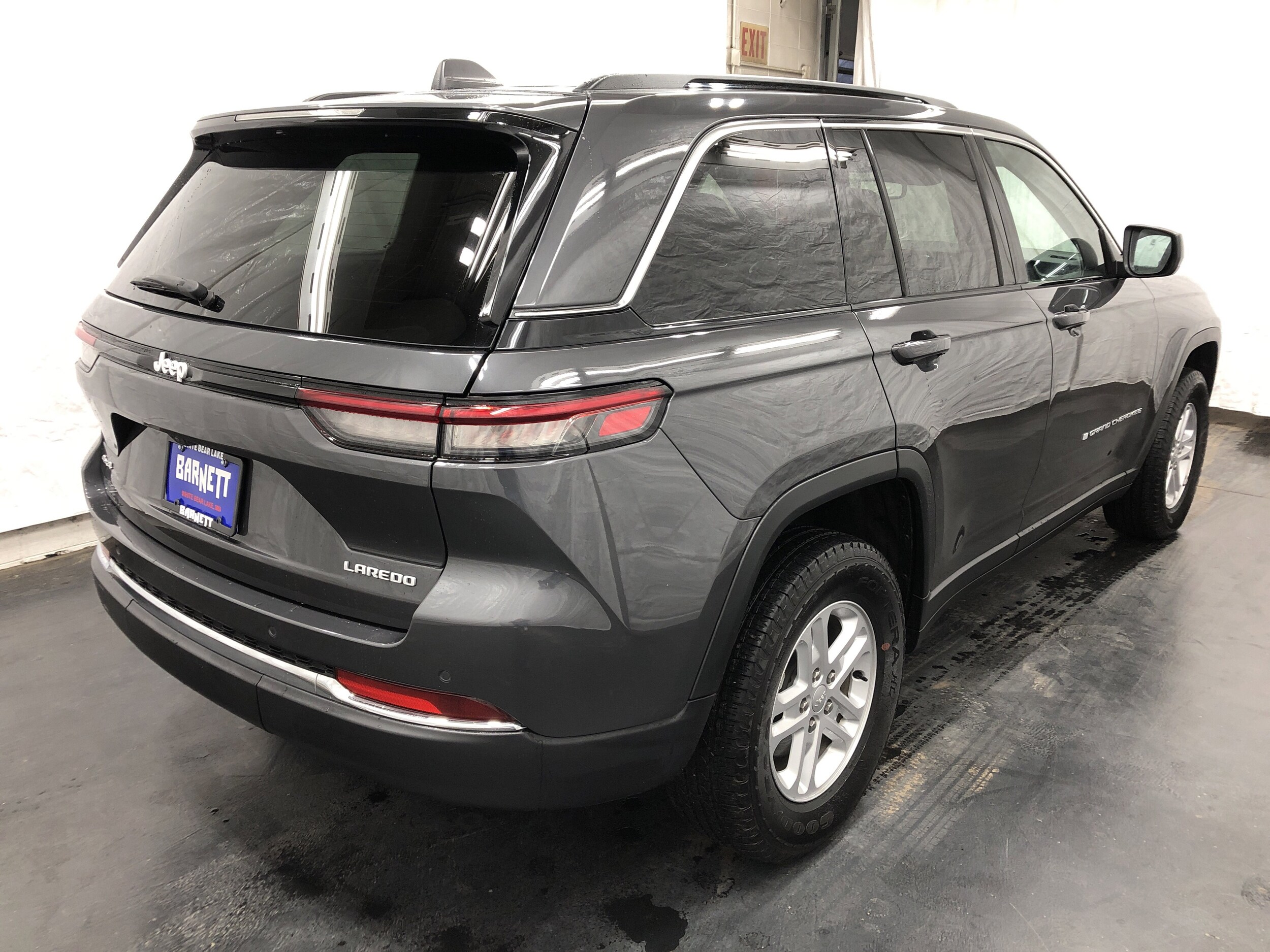 2024 Jeep Grand Cherokee Laredo photo 3