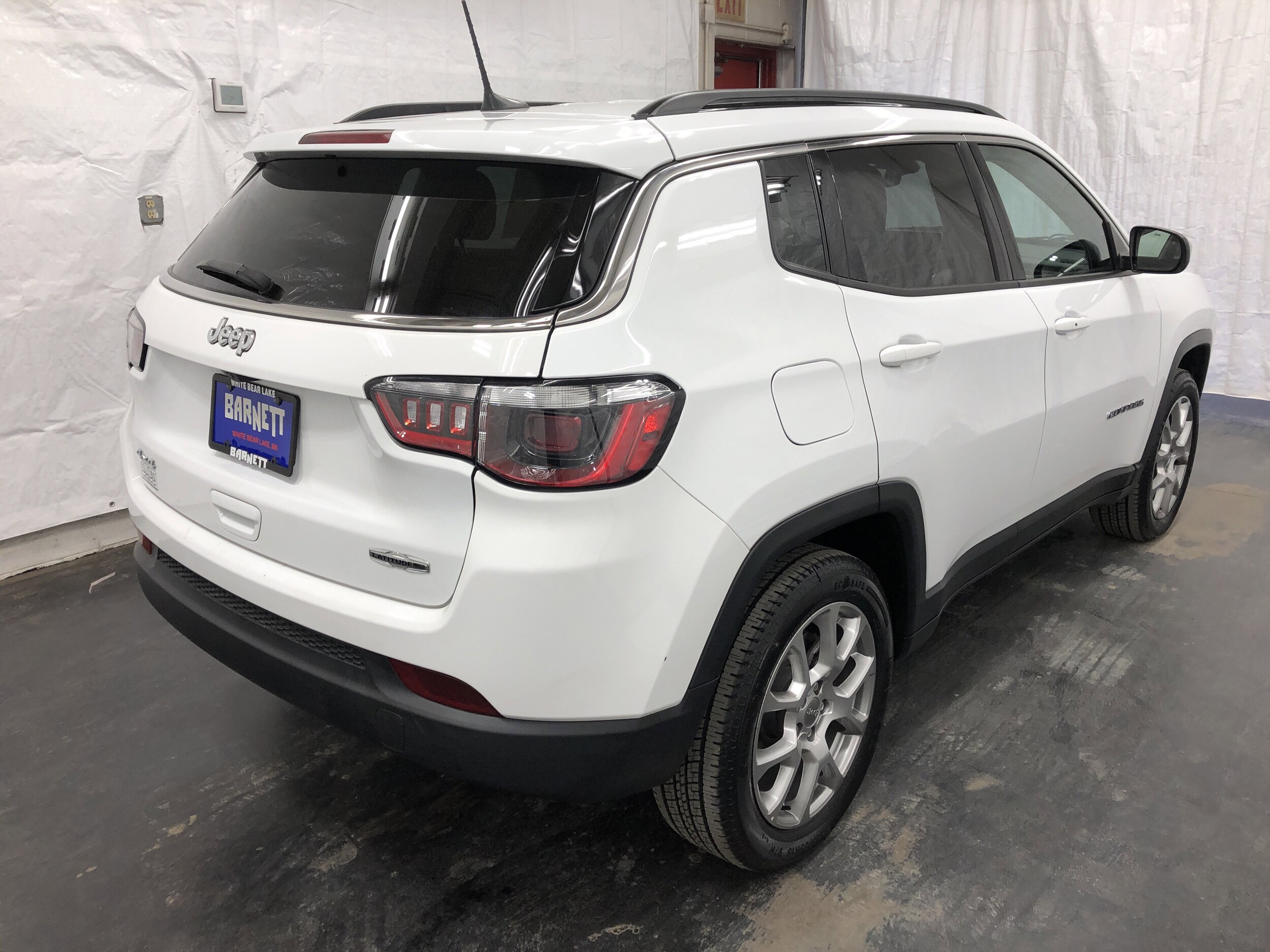 2022 Jeep Compass Latitude Lux photo 2