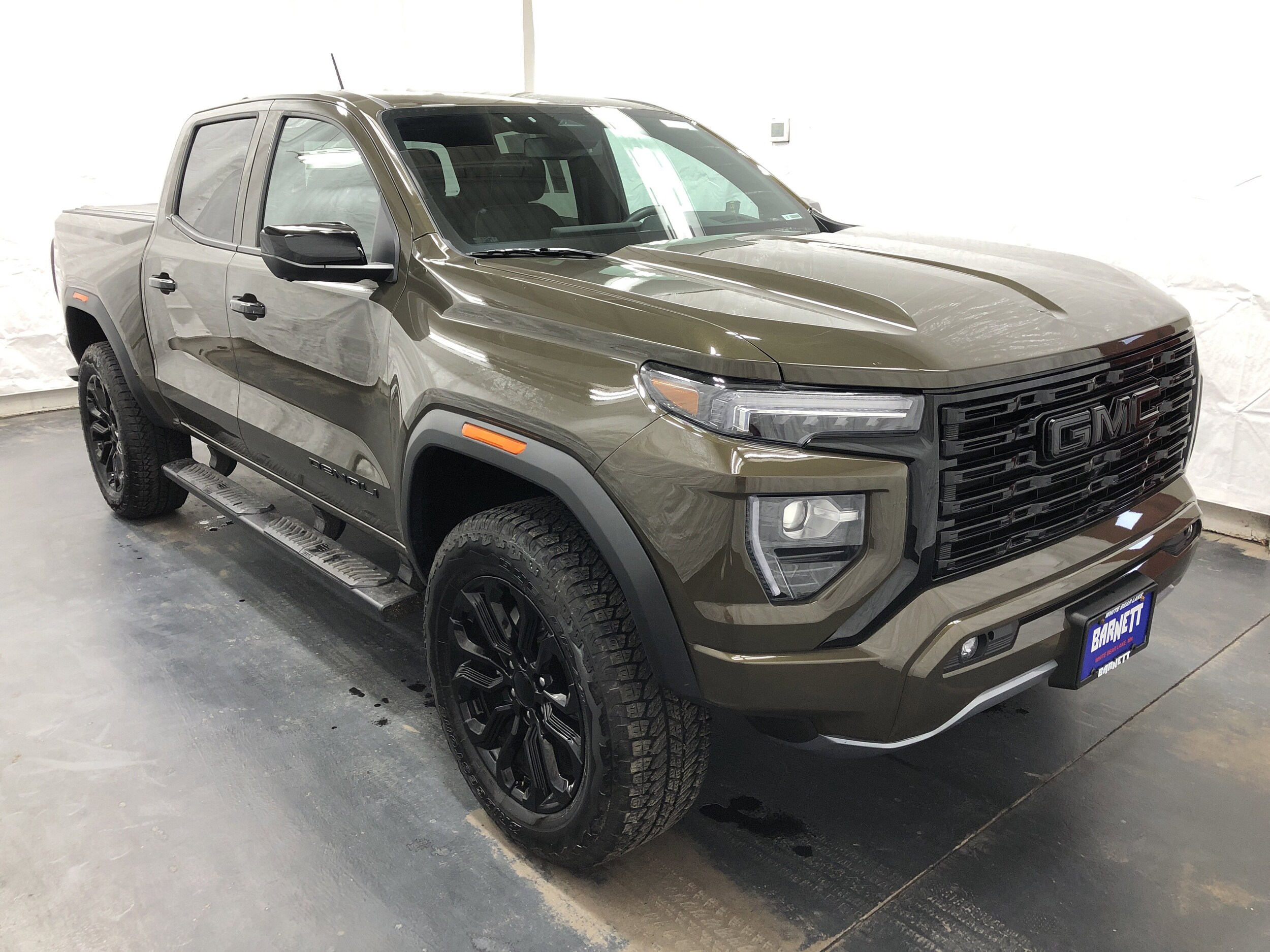 2024 Gmc Canyon Denali photo 2