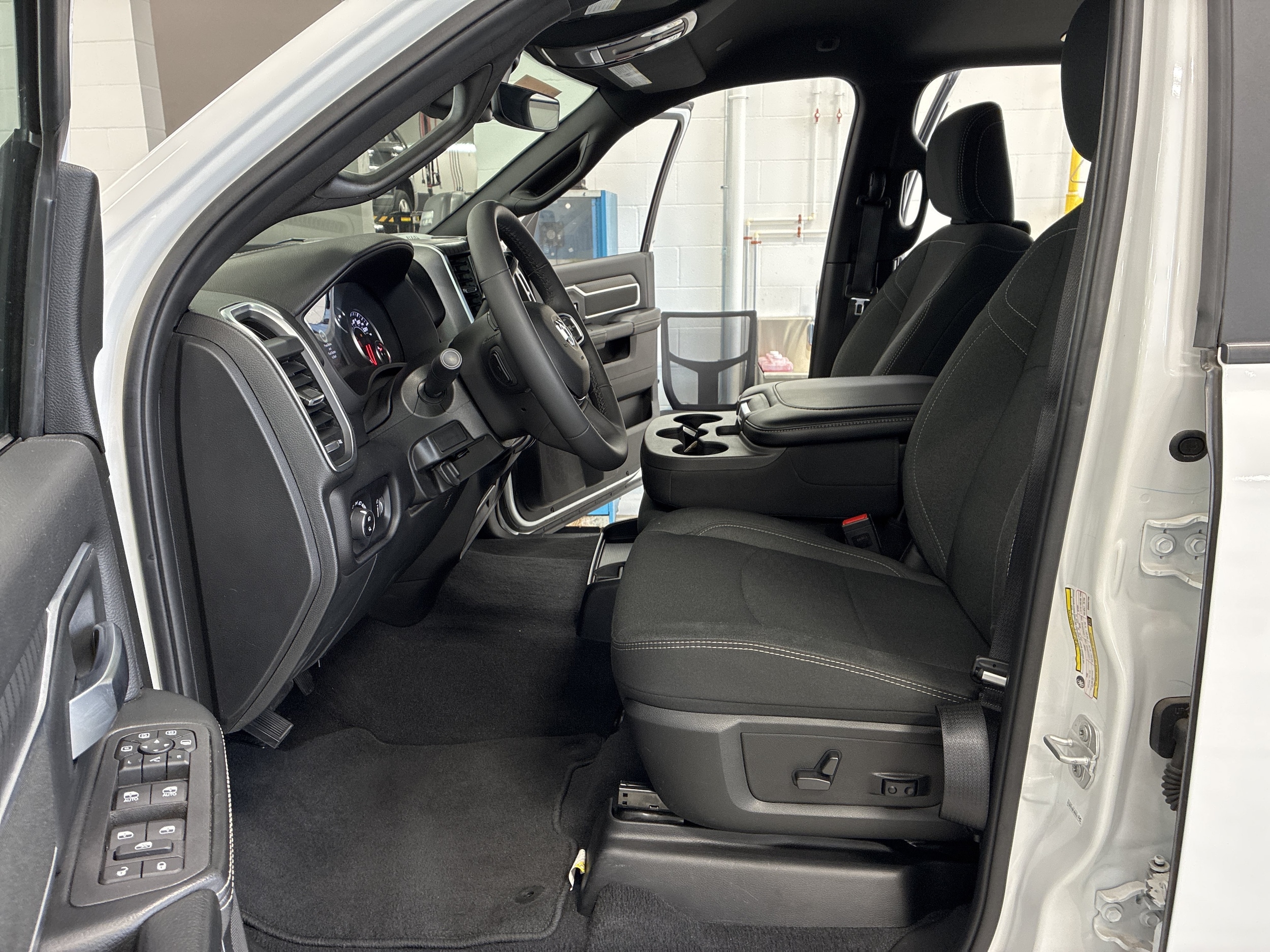2025 RAM Ram 2500 Pickup Big Horn - Photo 15
