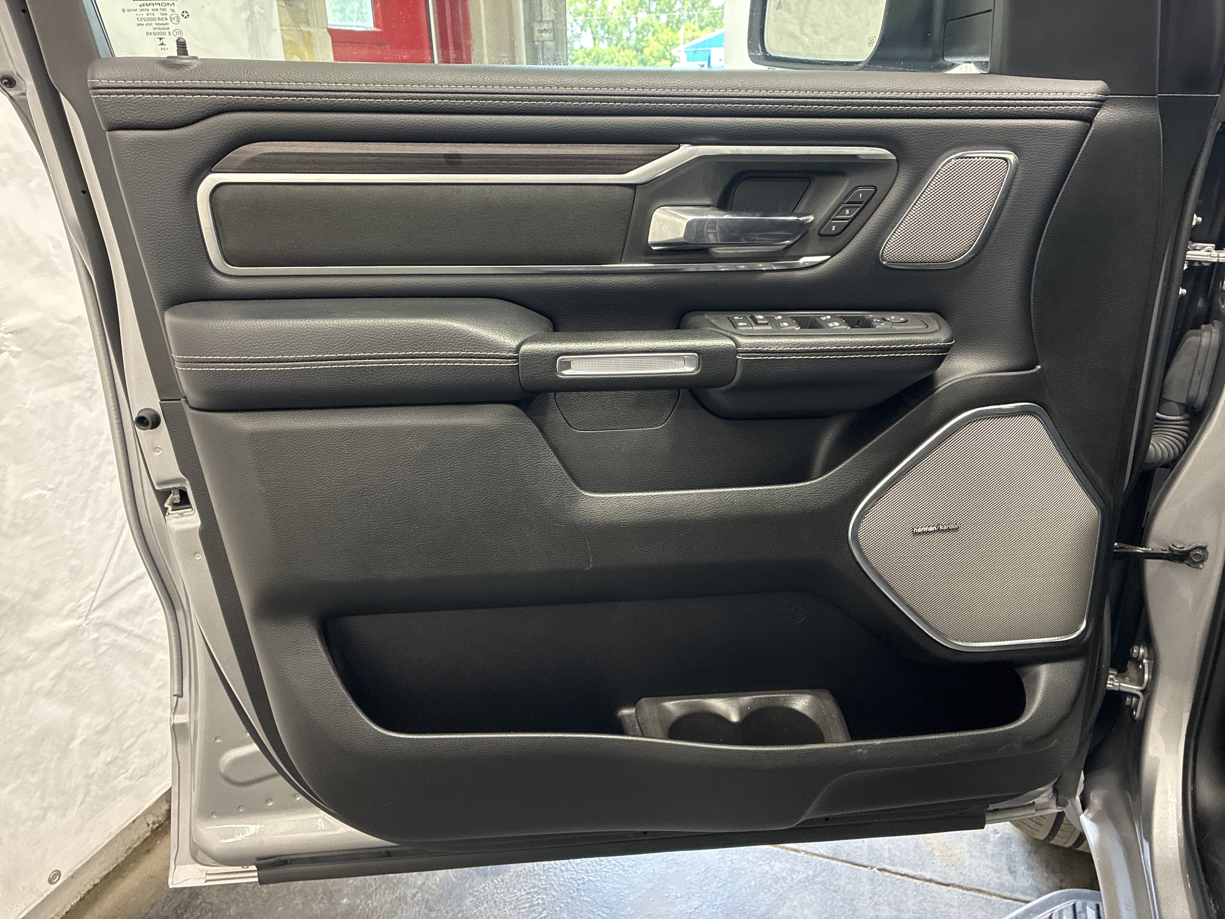 2025 RAM Ram 1500 Pickup Laramie - Photo 21